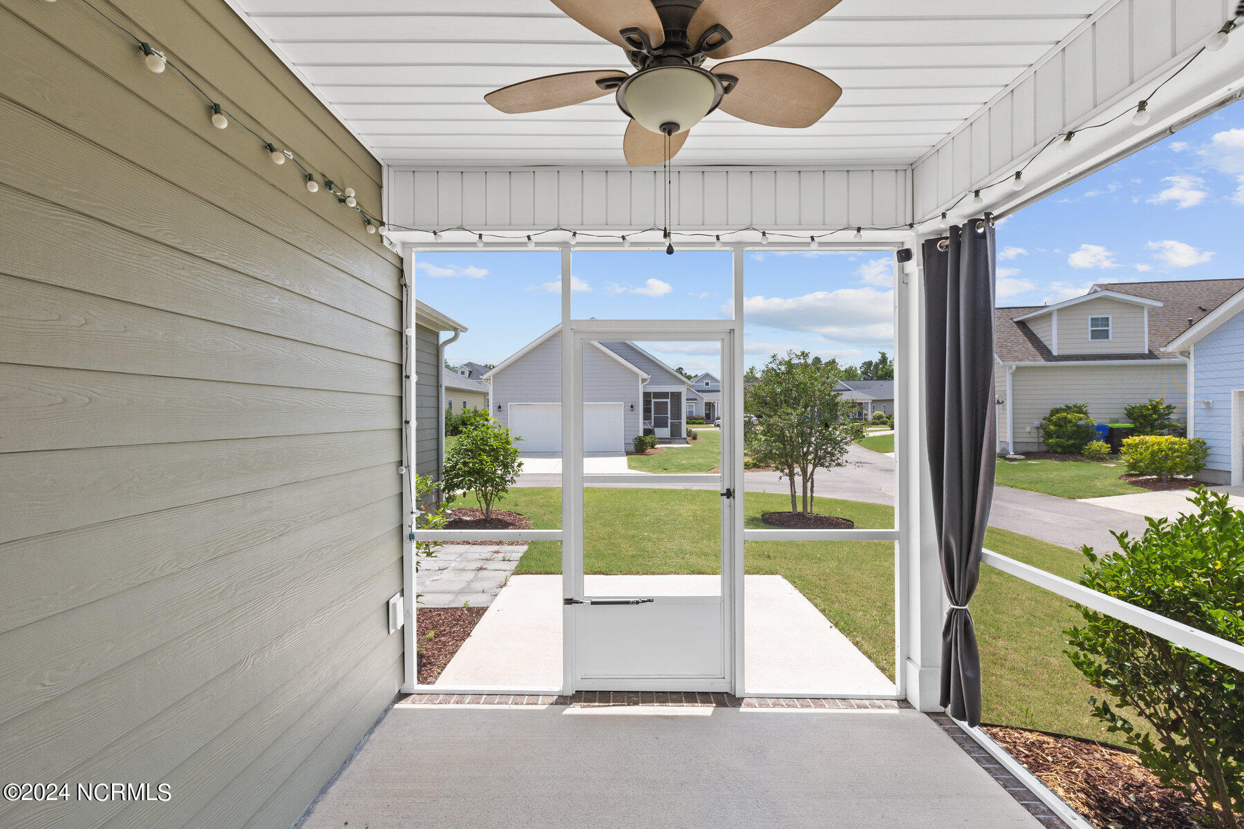 2245 Lakeside Circle