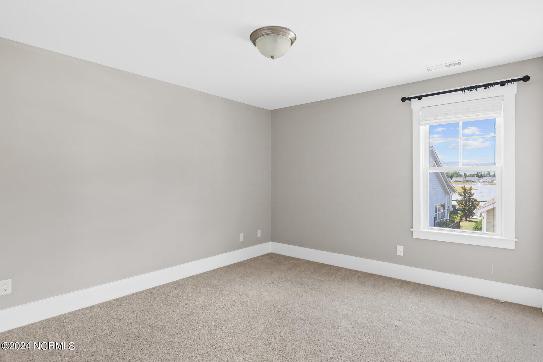 2245 Lakeside Circle