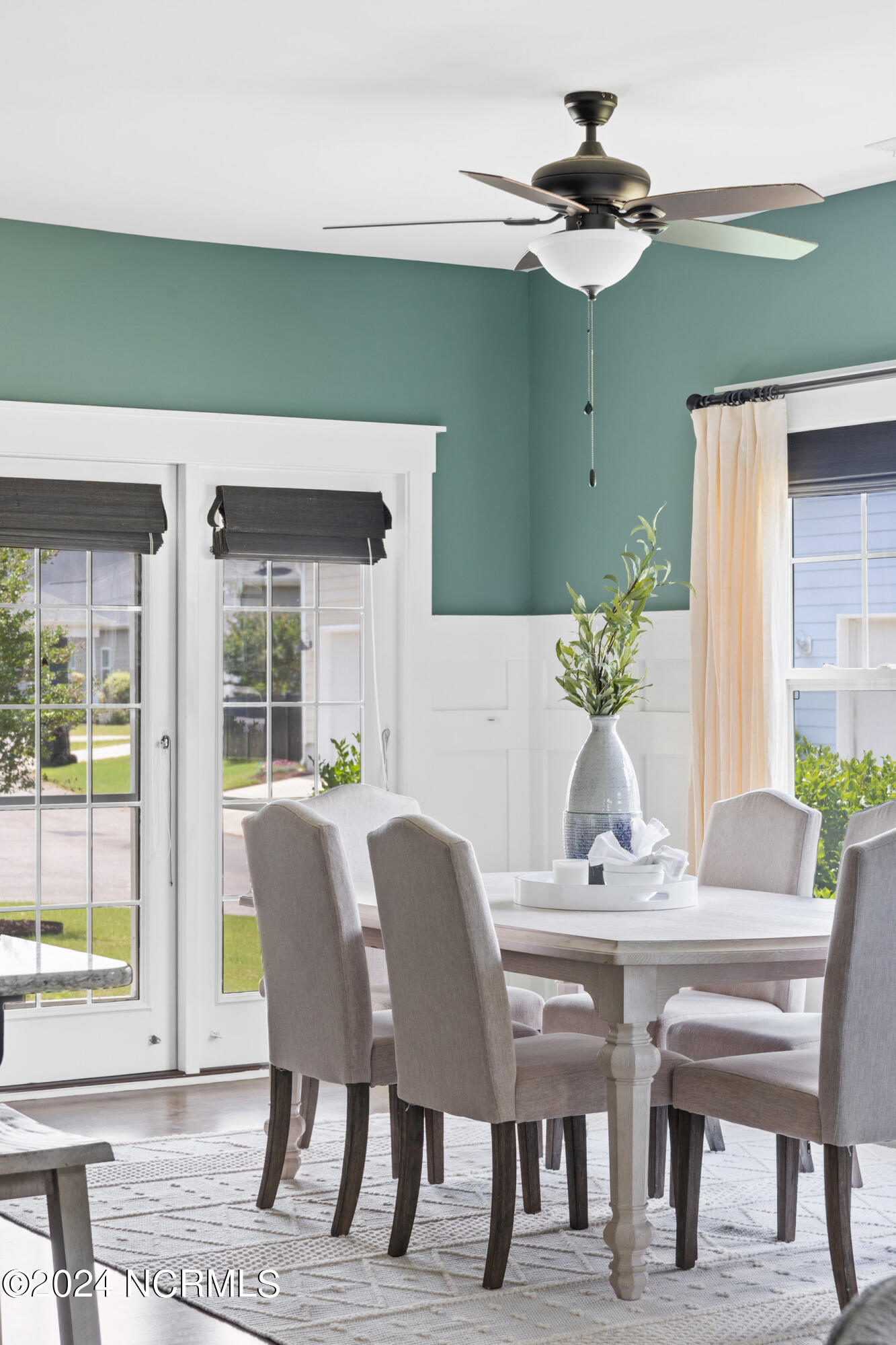 2245 Lakeside Circle