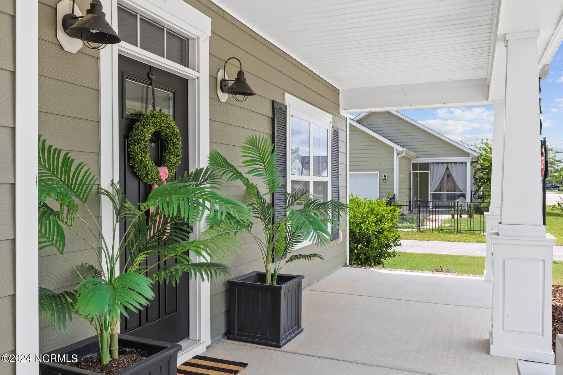 2245 Lakeside Circle