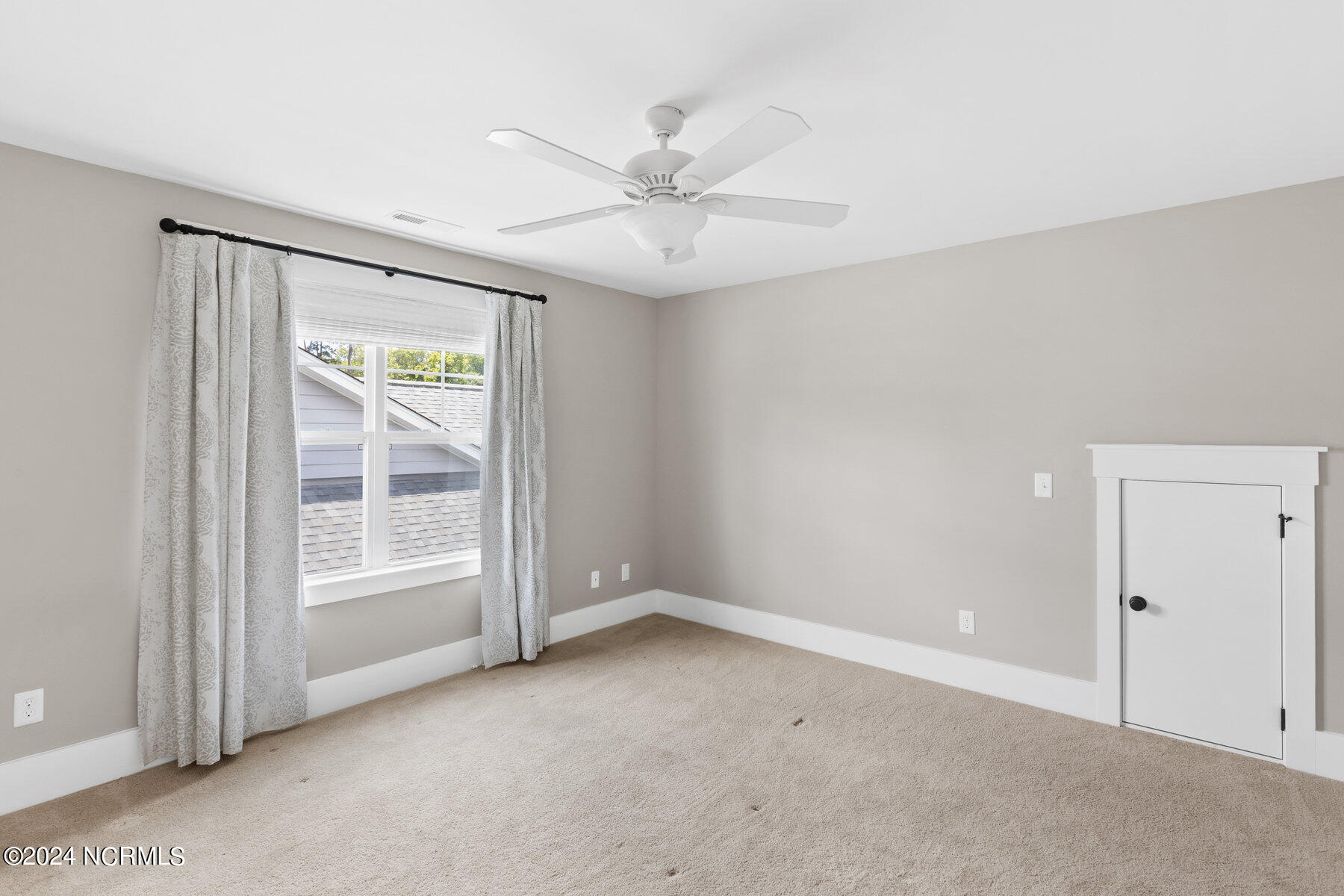 2245 Lakeside Circle