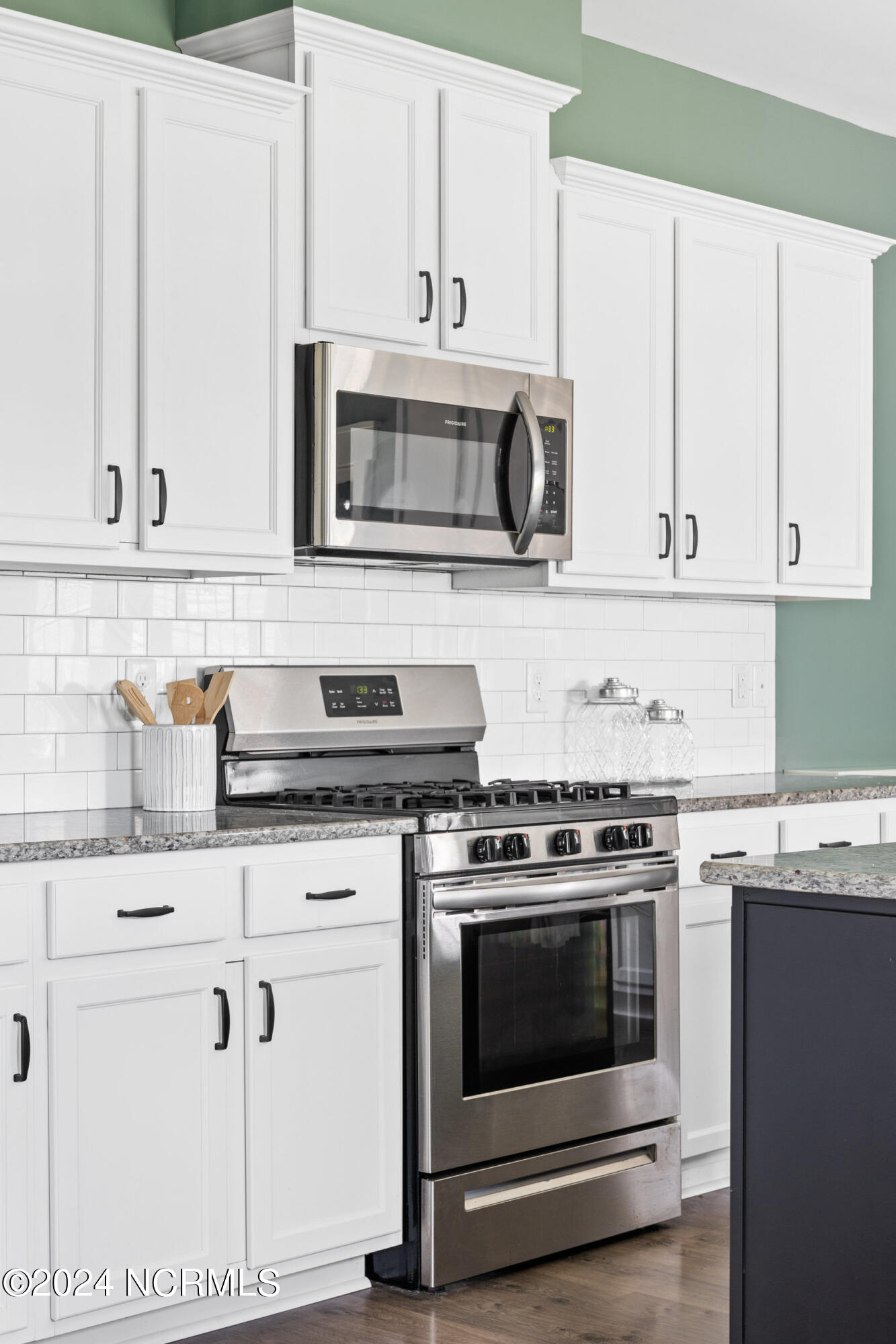 2245 Lakeside Circle