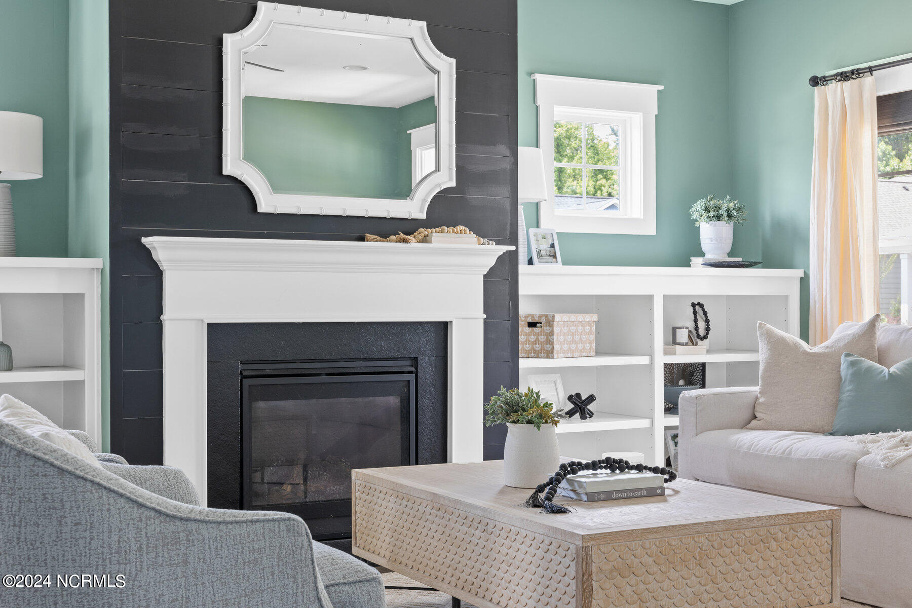 2245 Lakeside Circle