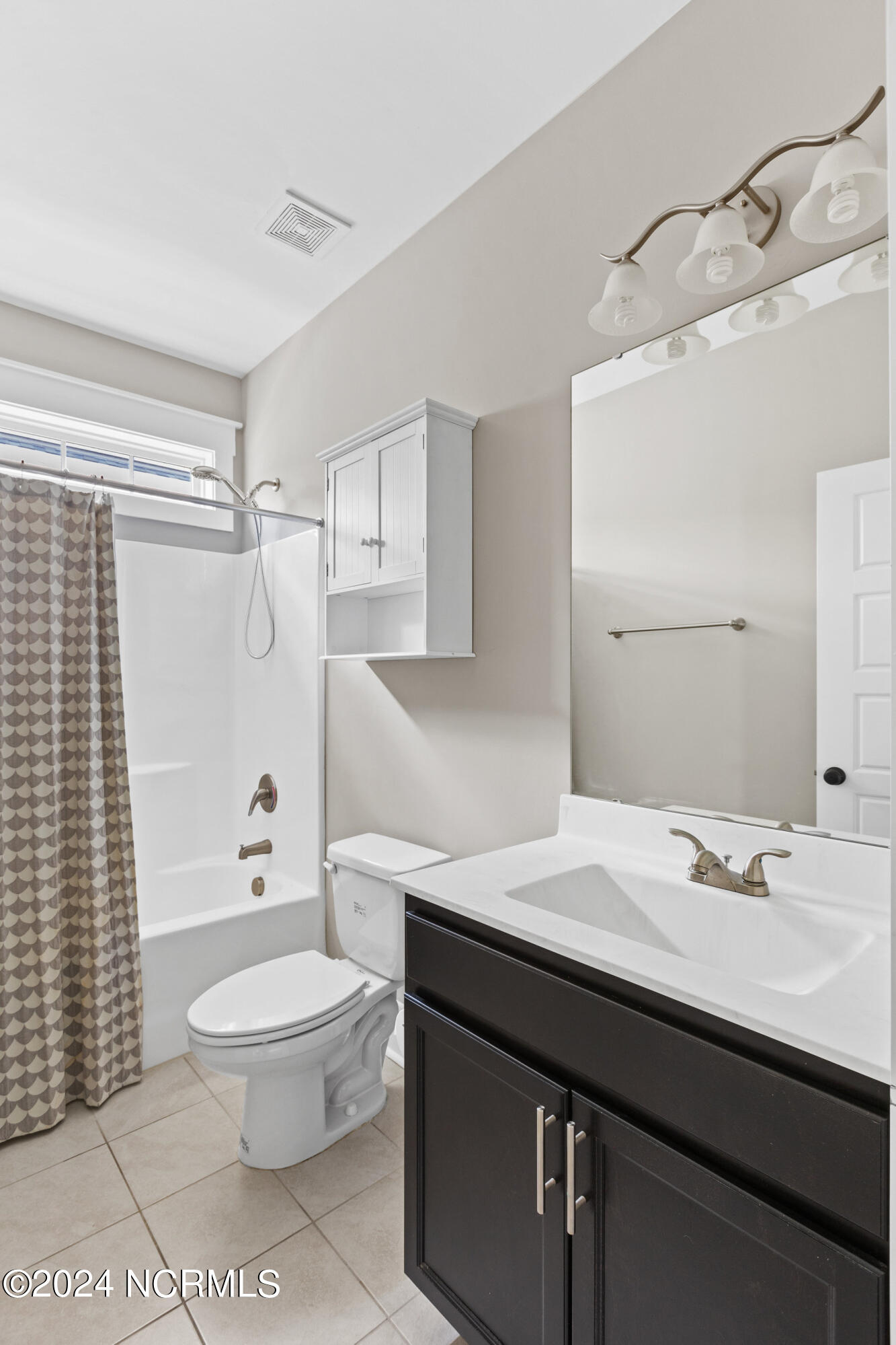 2245 Lakeside Circle