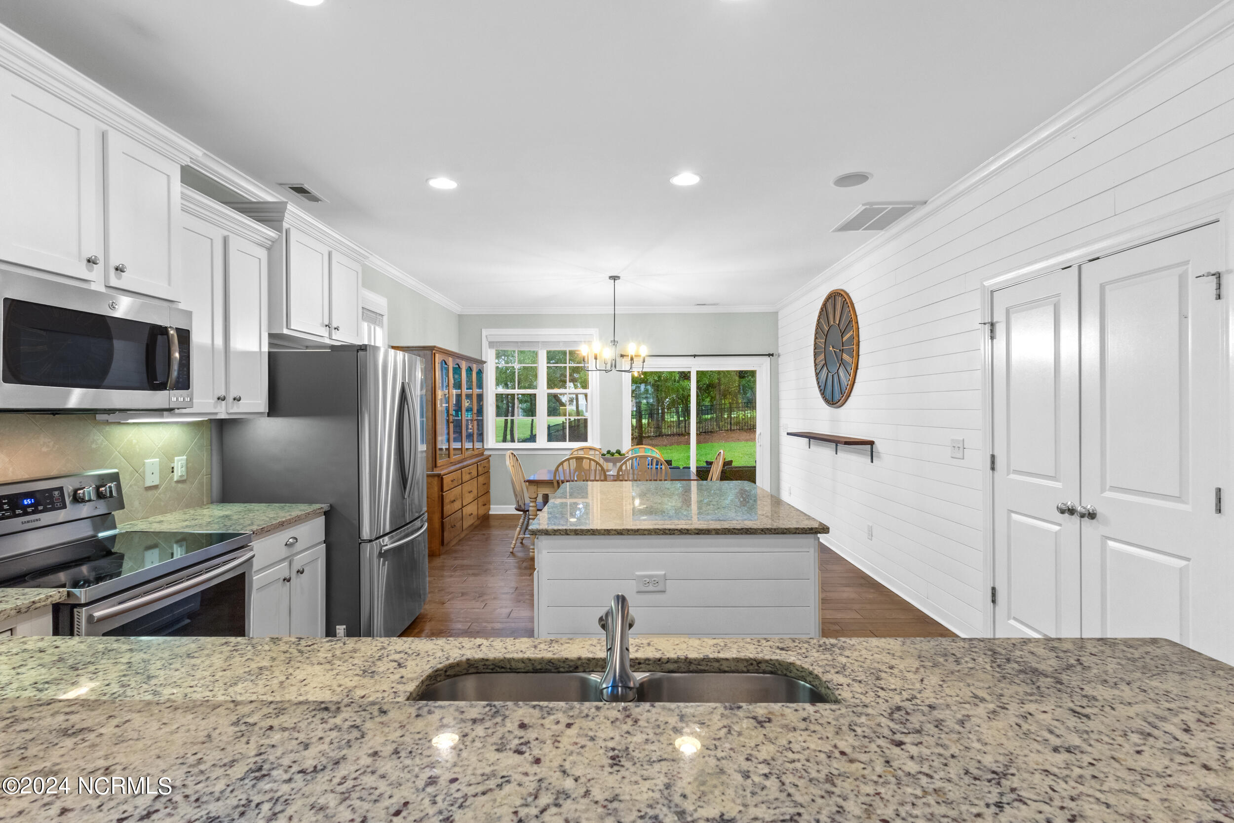 6103 Willow Glen Drive