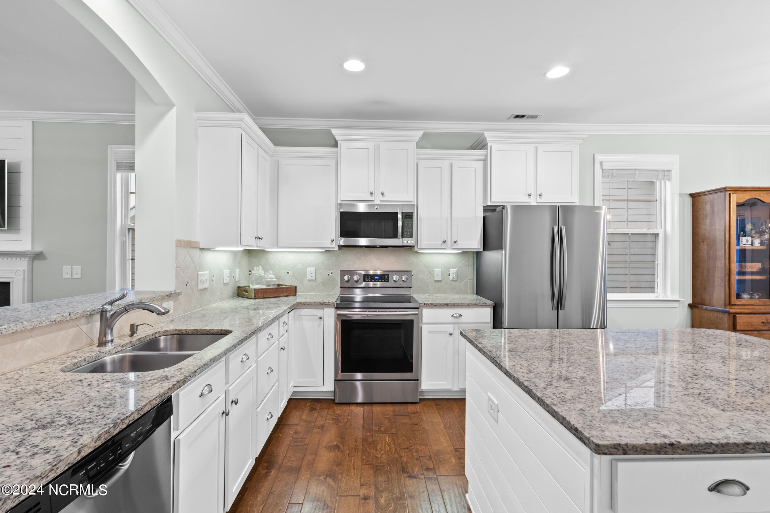 6103 Willow Glen Drive