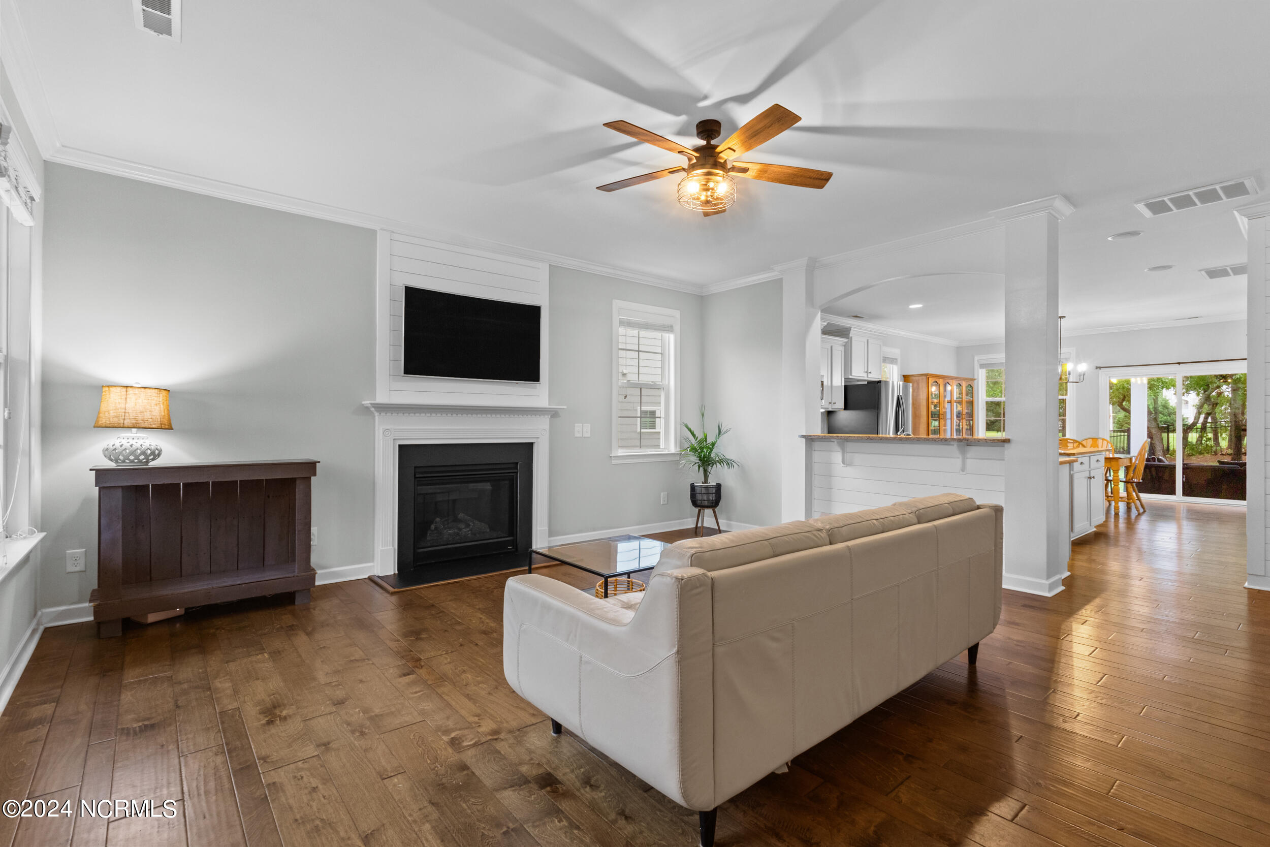 6103 Willow Glen Drive