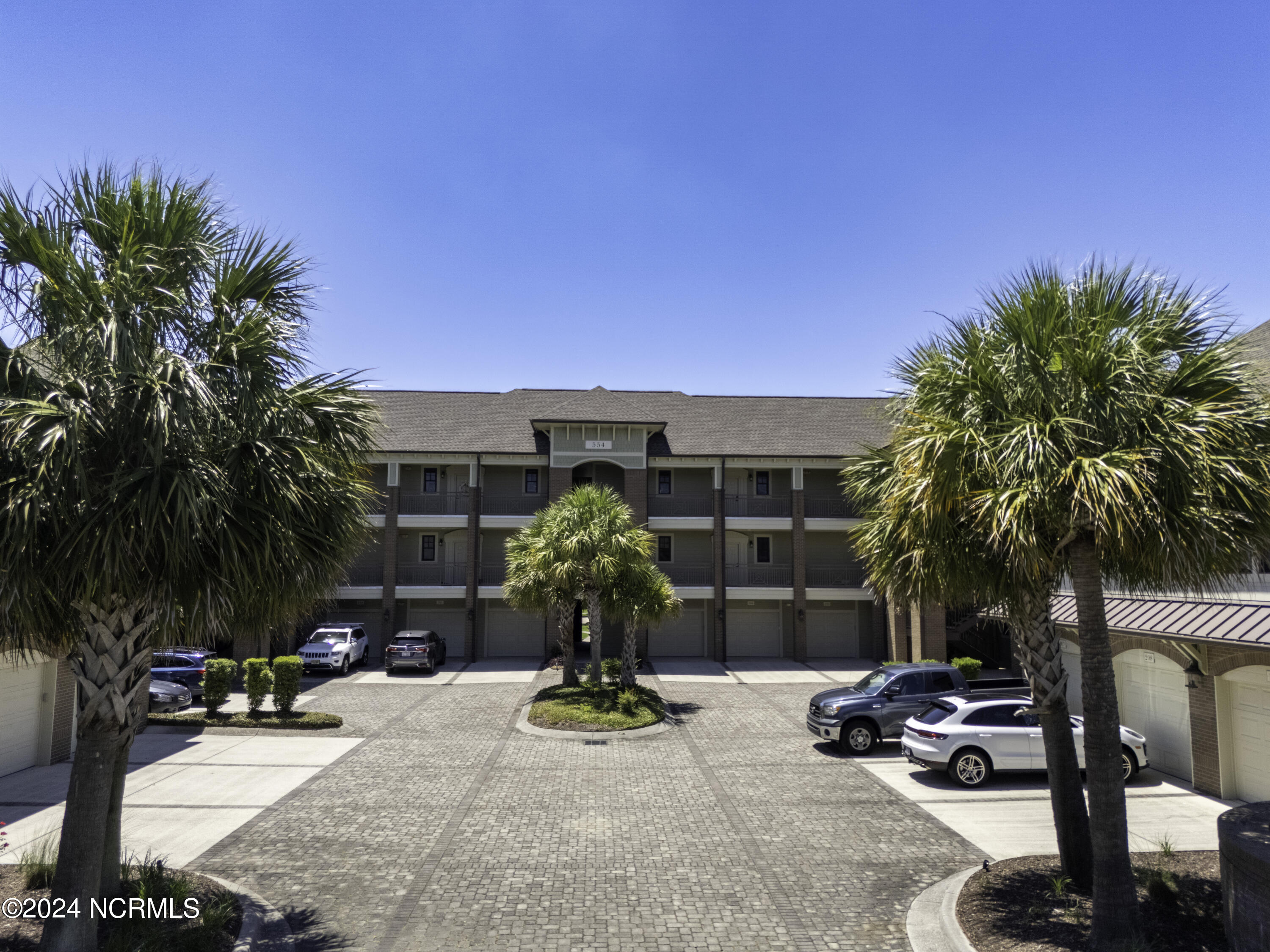 554 Grande Manor Court, 303