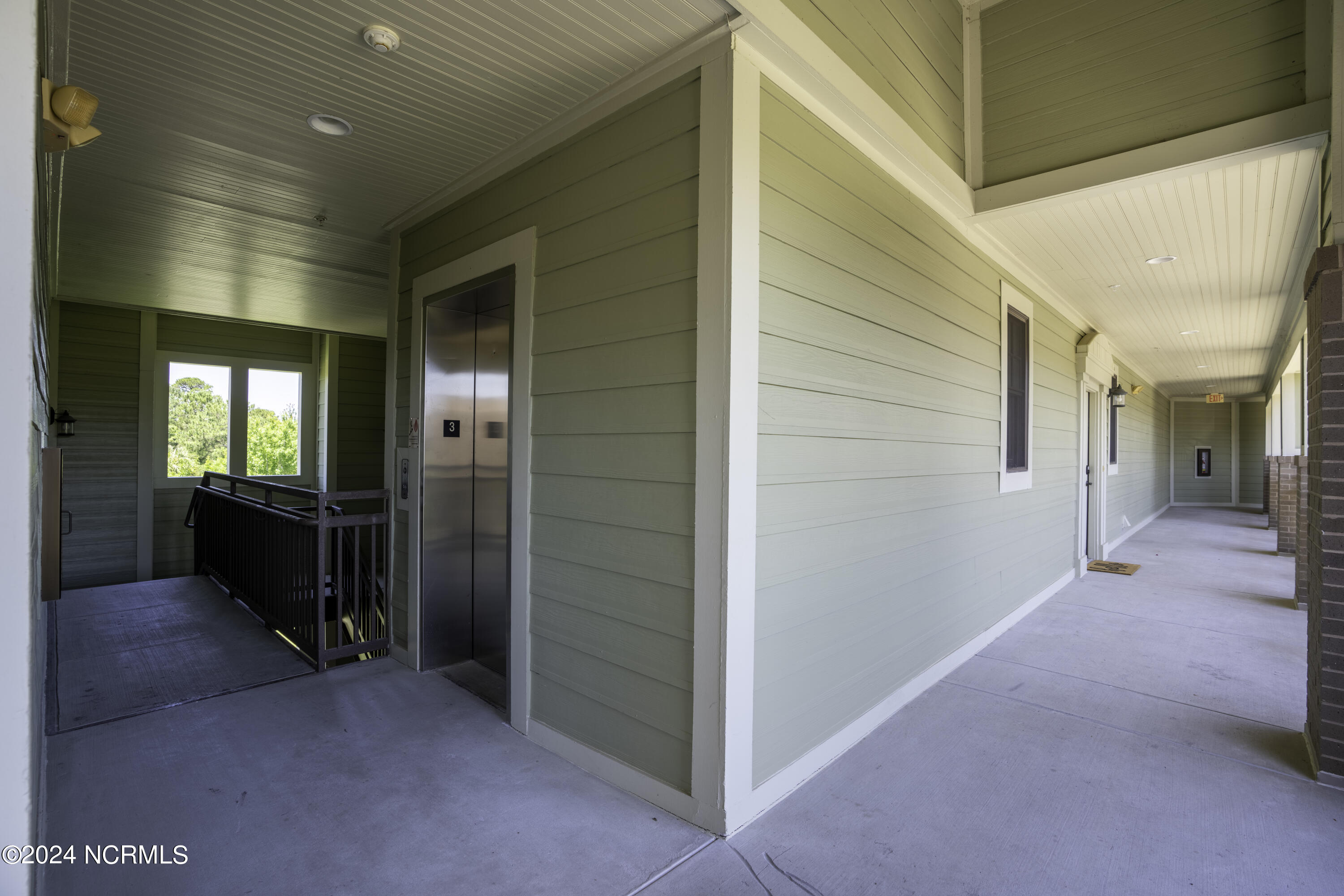 554 Grande Manor Court, 303