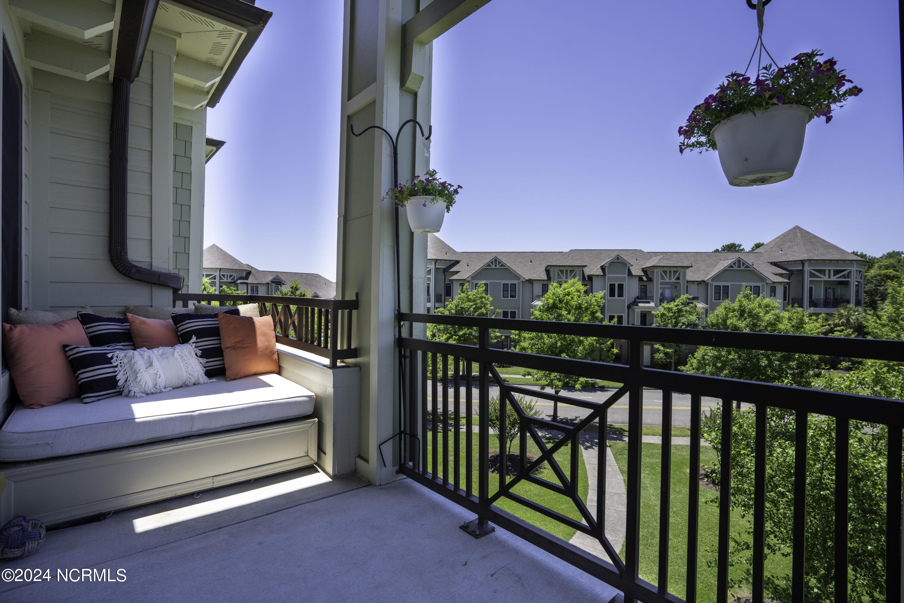 554 Grande Manor Court, 303