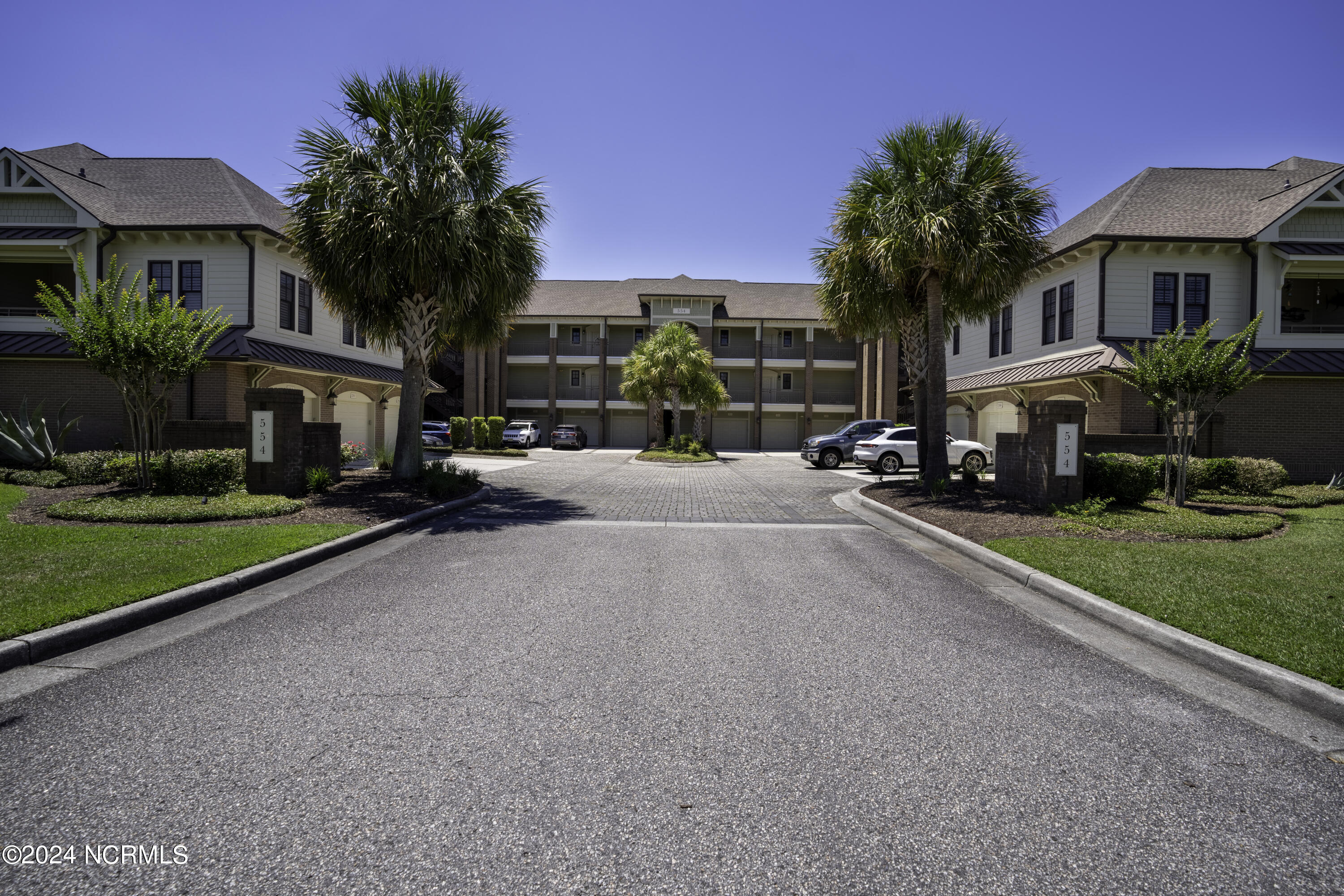 554 Grande Manor Court, 303