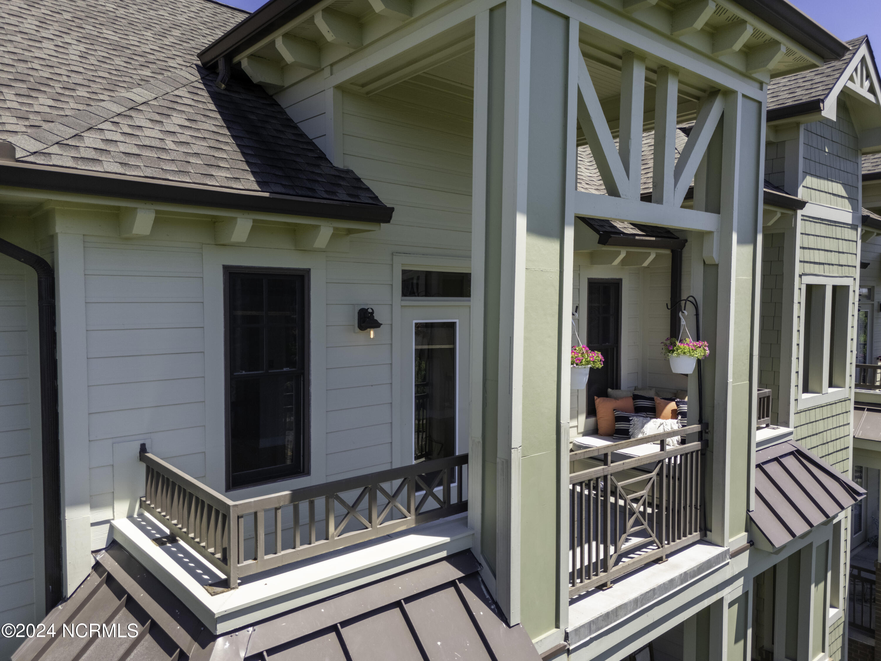 554 Grande Manor Court, 303