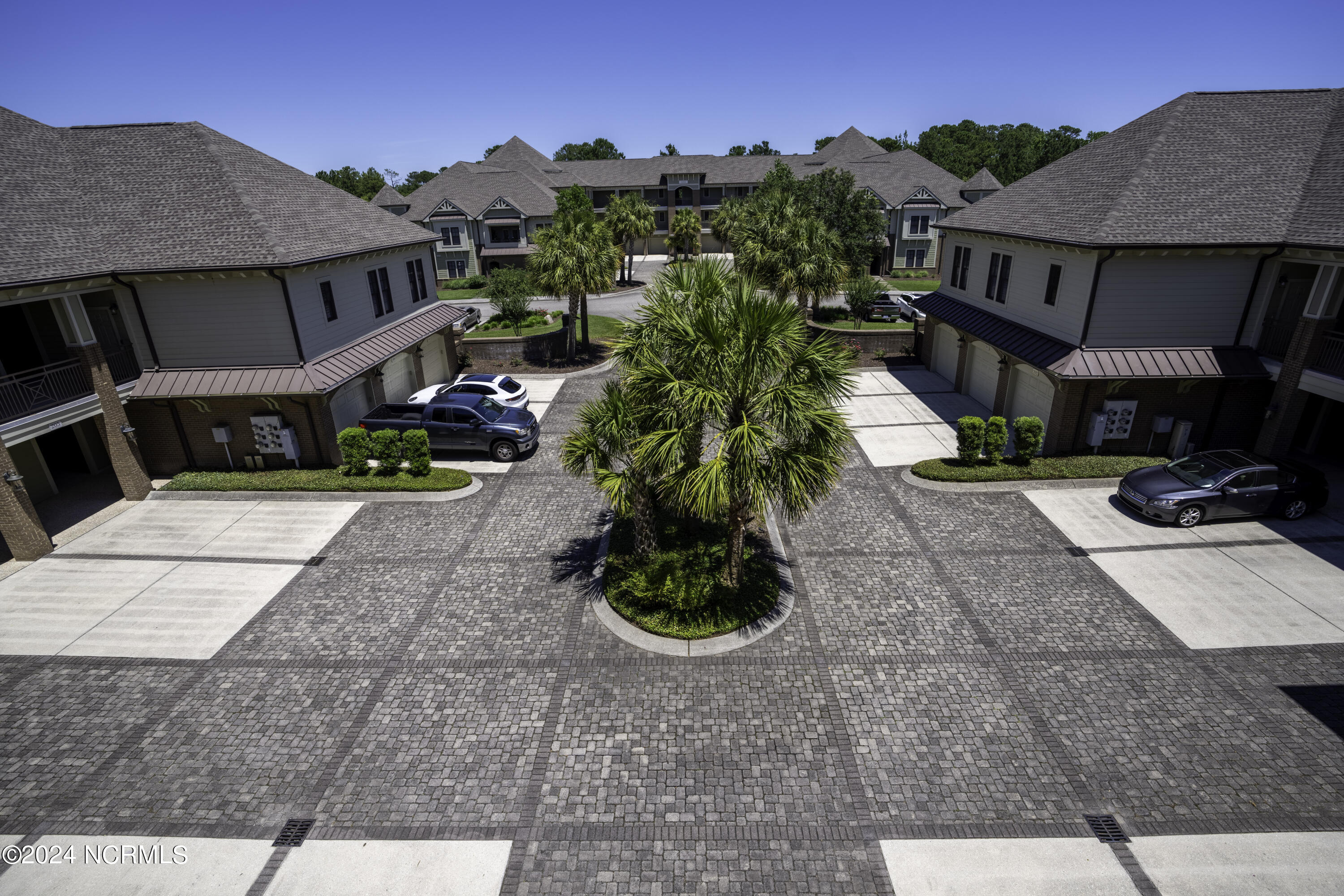 554 Grande Manor Court, 303