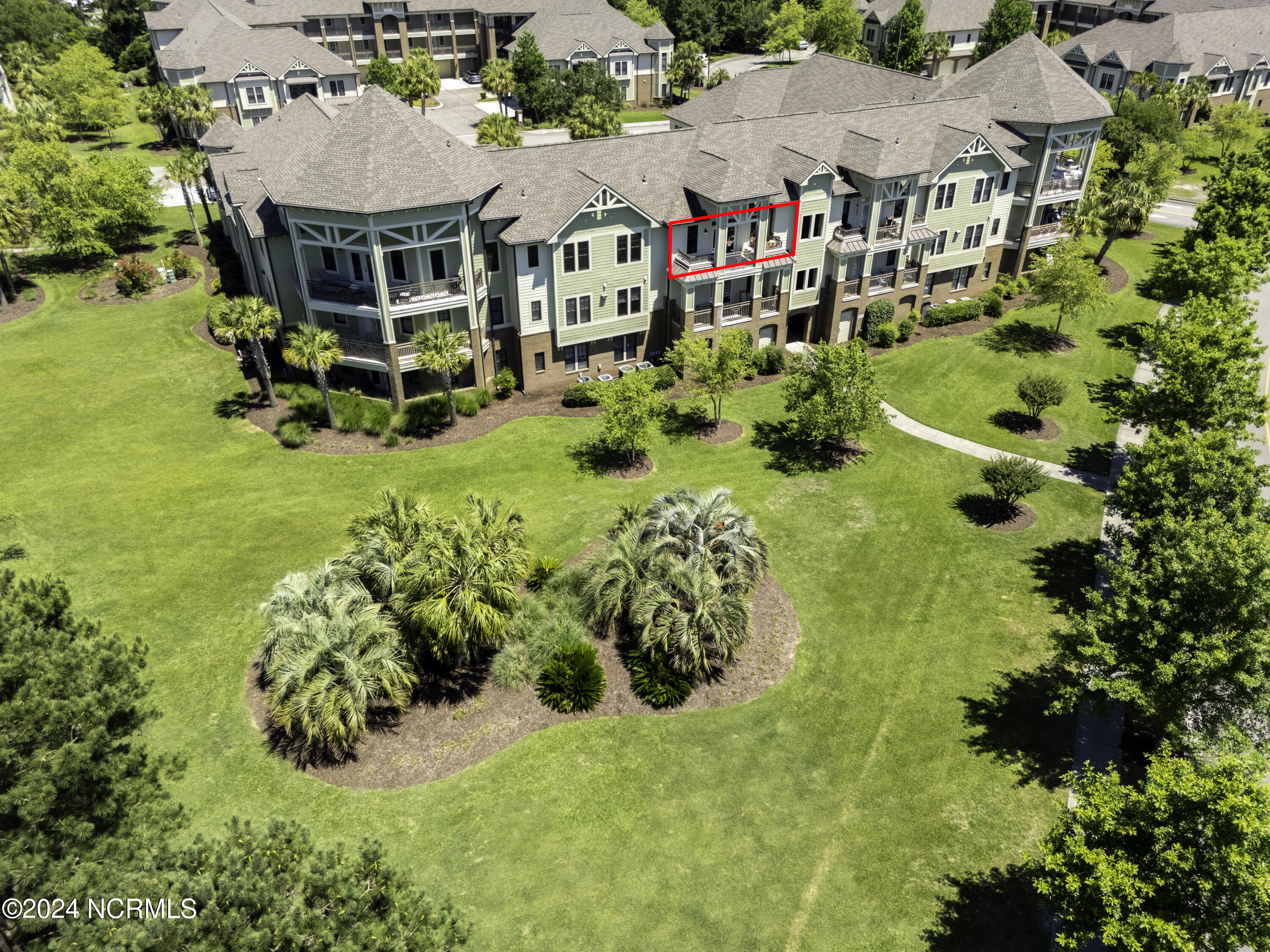 554 Grande Manor Court, 303