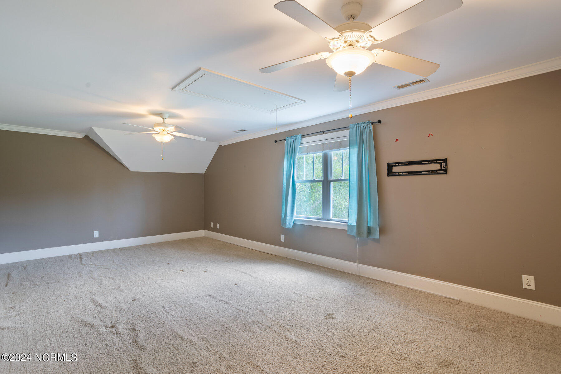 8914 Breadon Court
