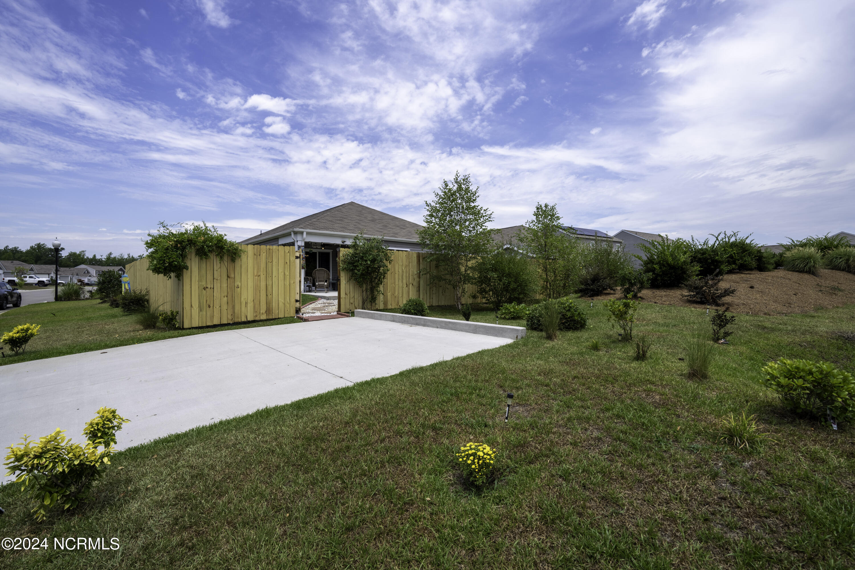 8102 Thatcher Lane NE