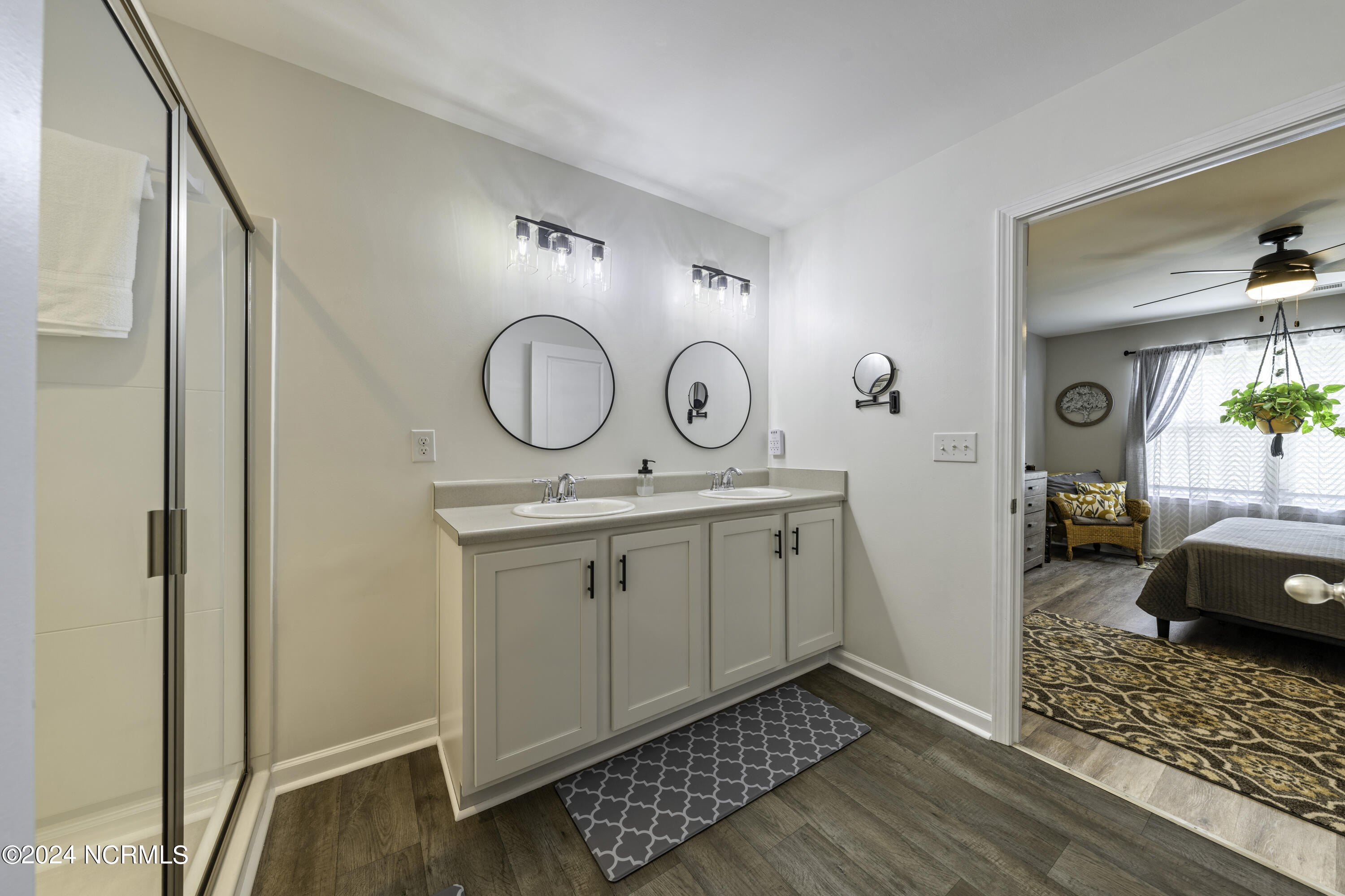 8102 Thatcher Lane NE