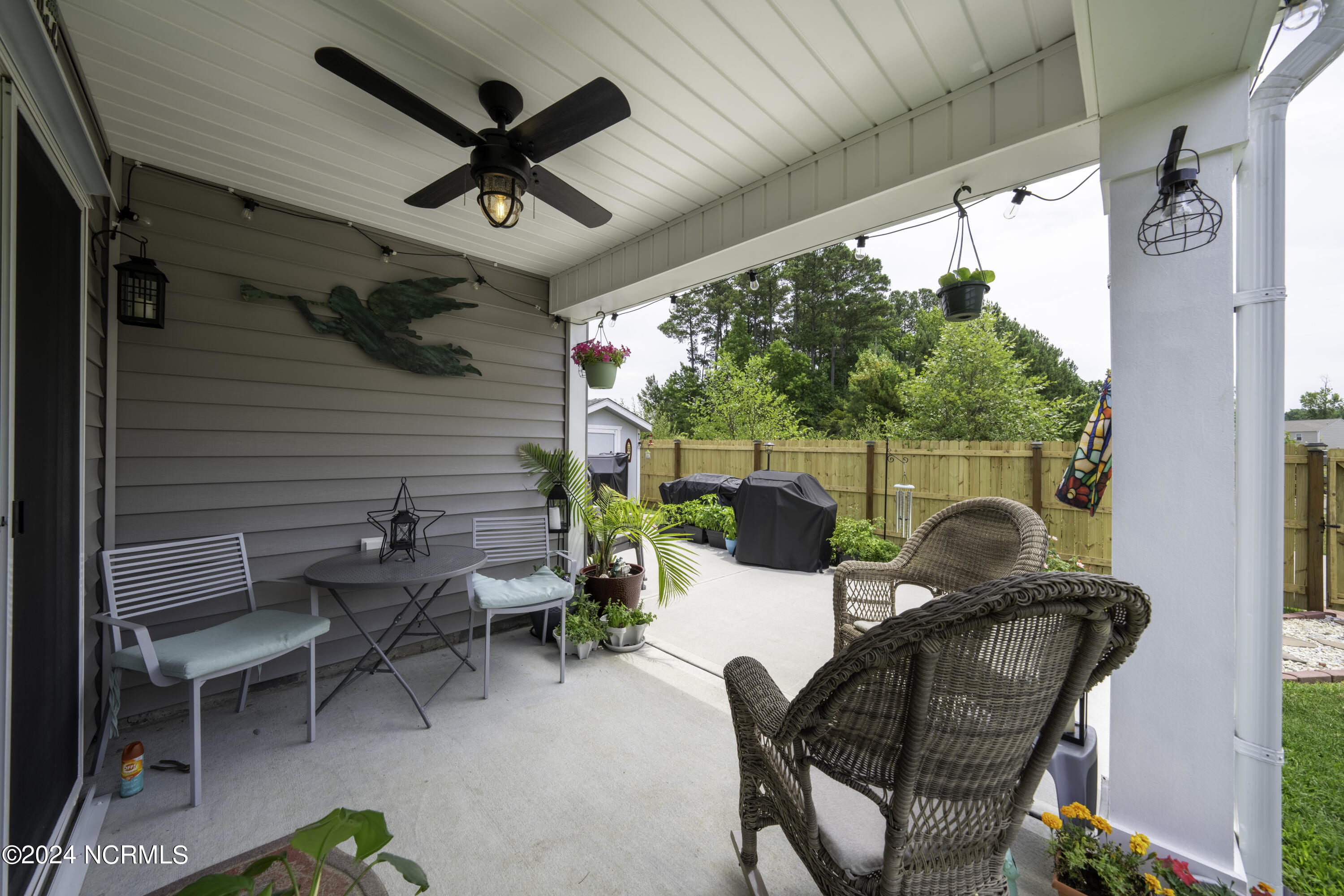 8102 Thatcher Lane NE