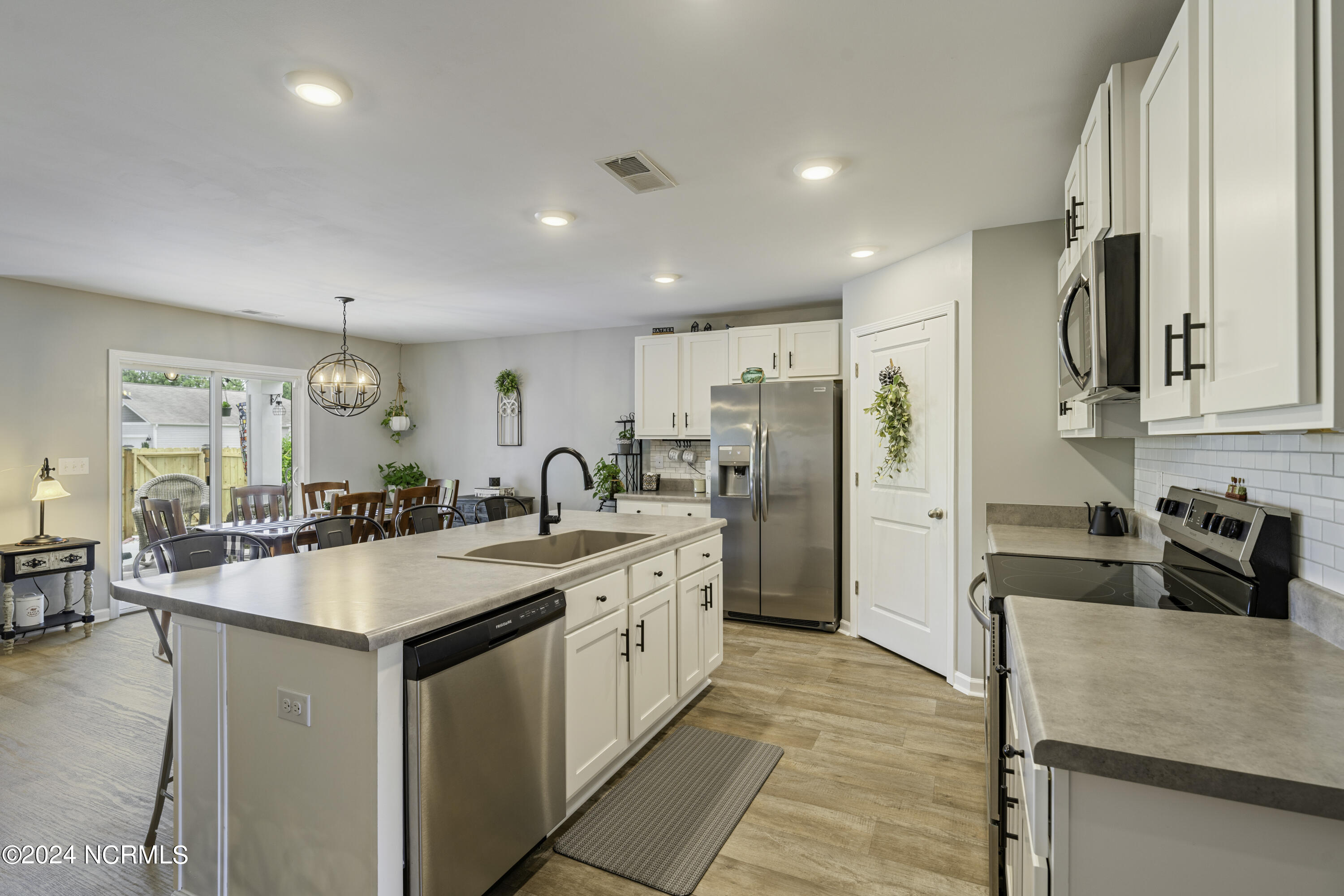 8102 Thatcher Lane NE