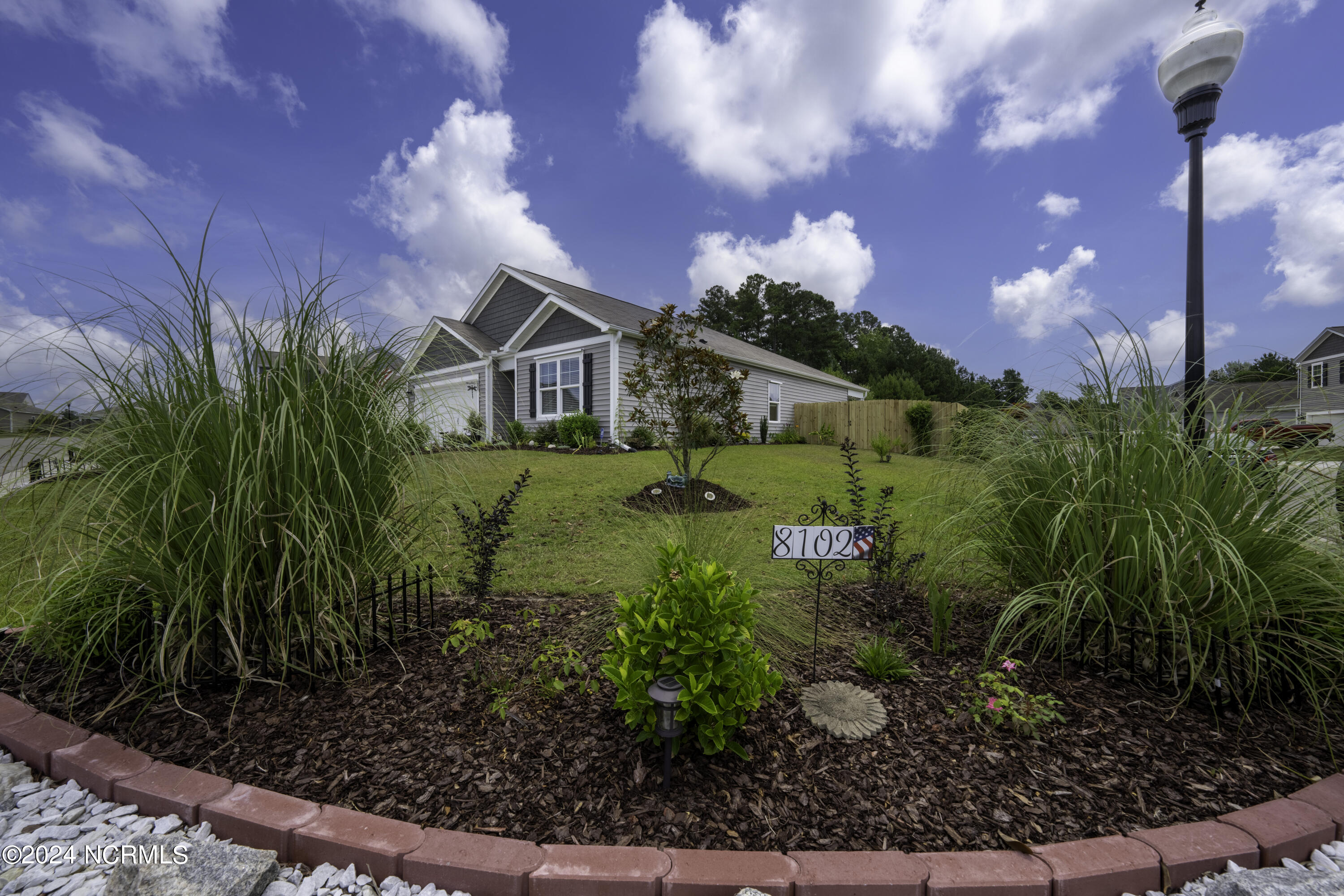 8102 Thatcher Lane NE