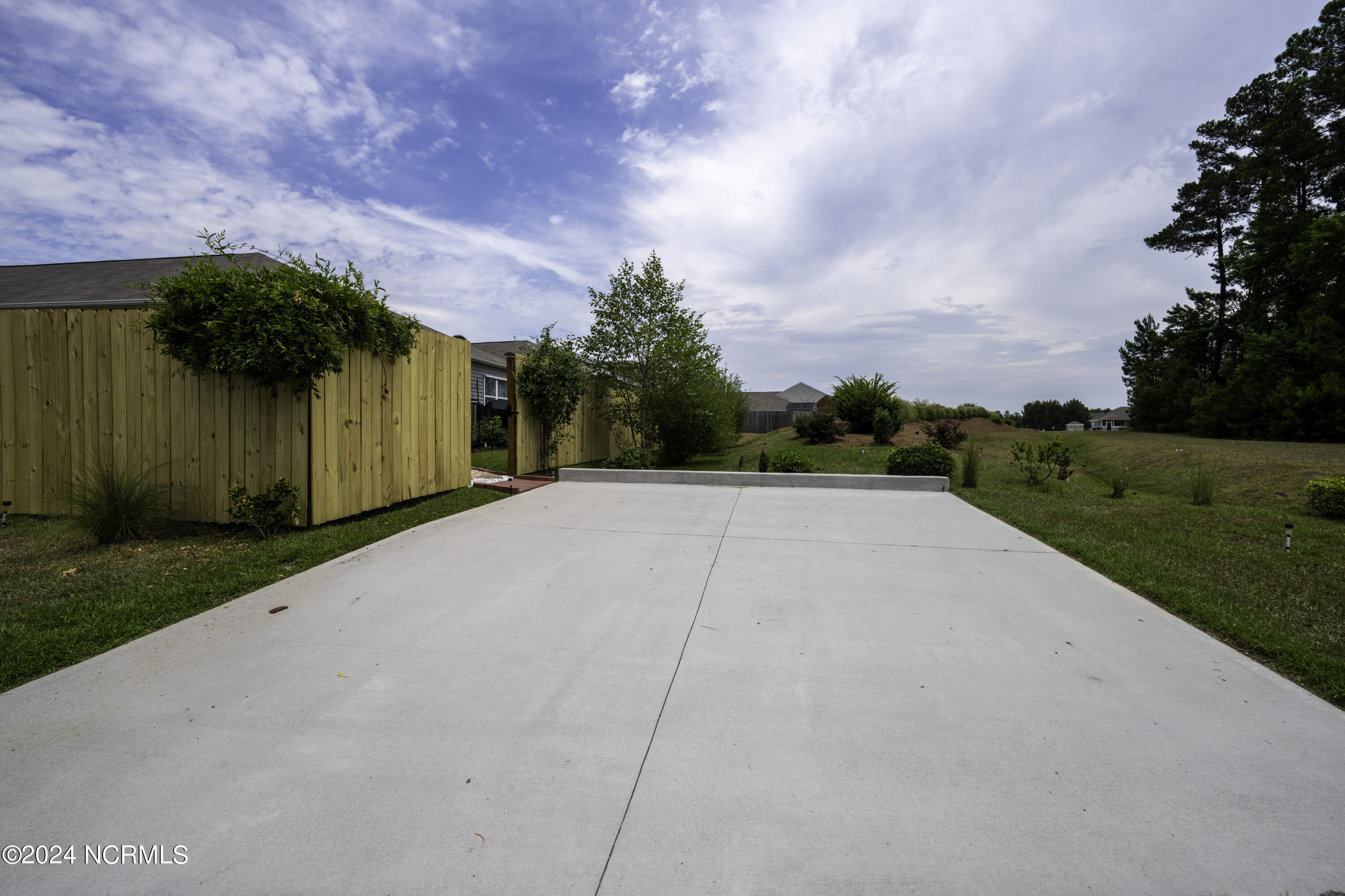 8102 Thatcher Lane NE