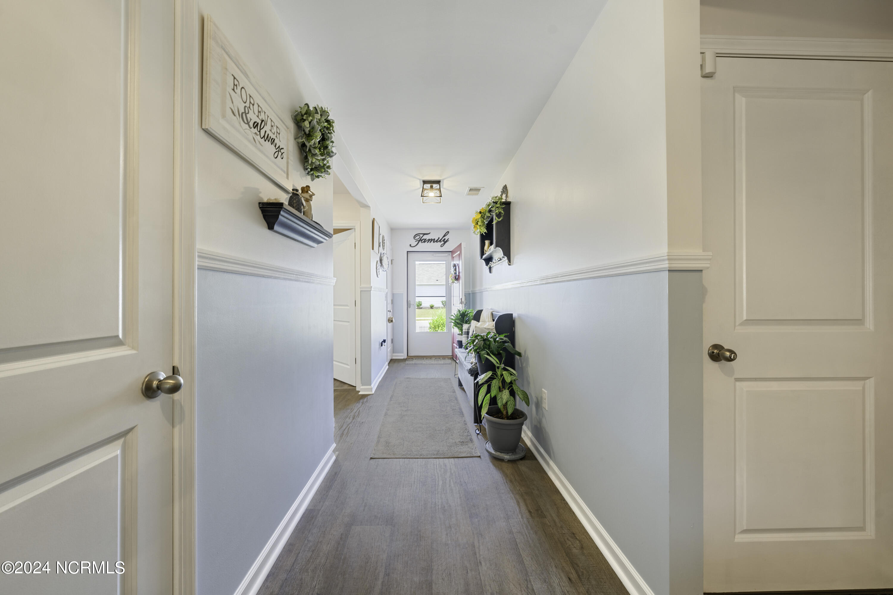 8102 Thatcher Lane NE