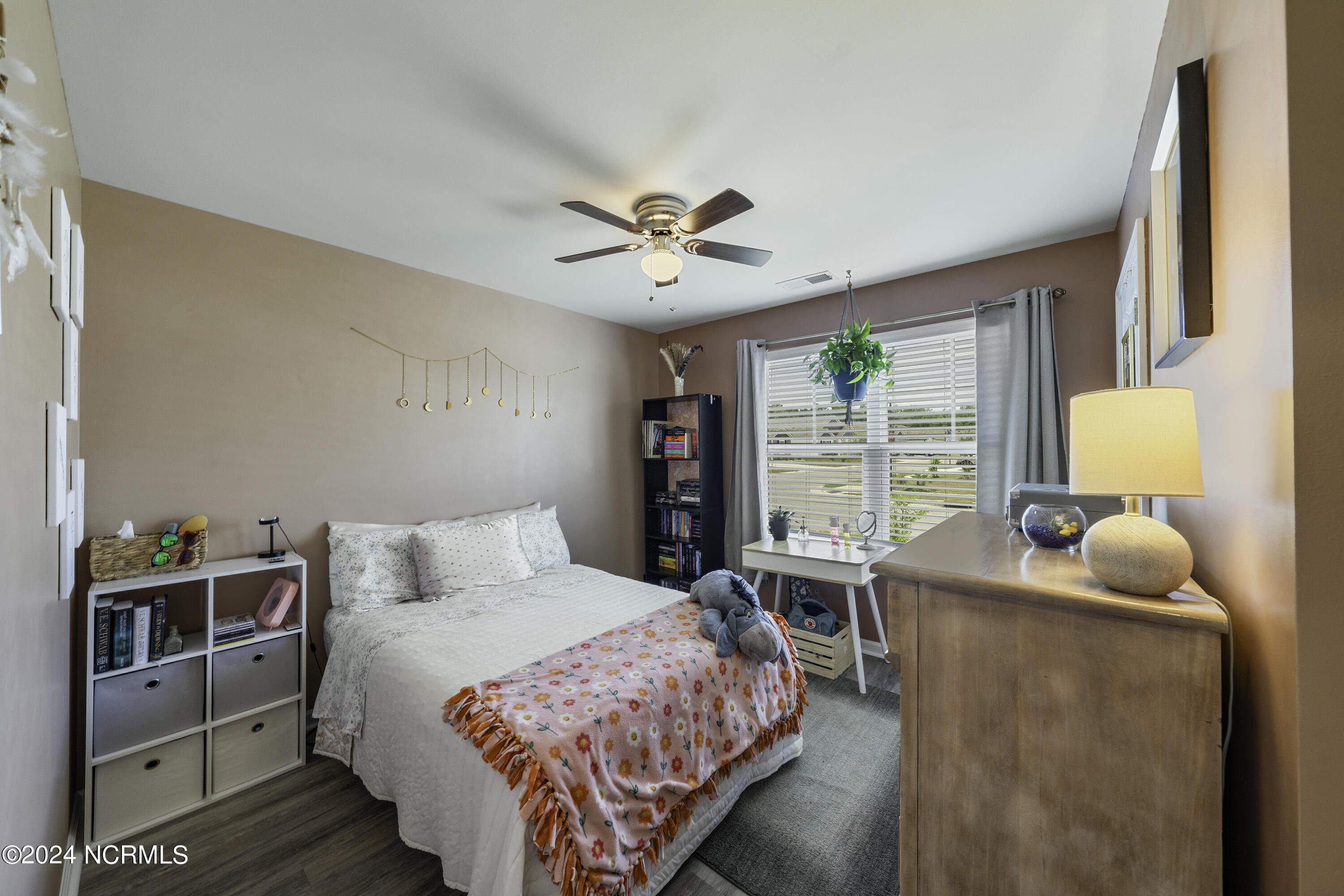 8102 Thatcher Lane NE