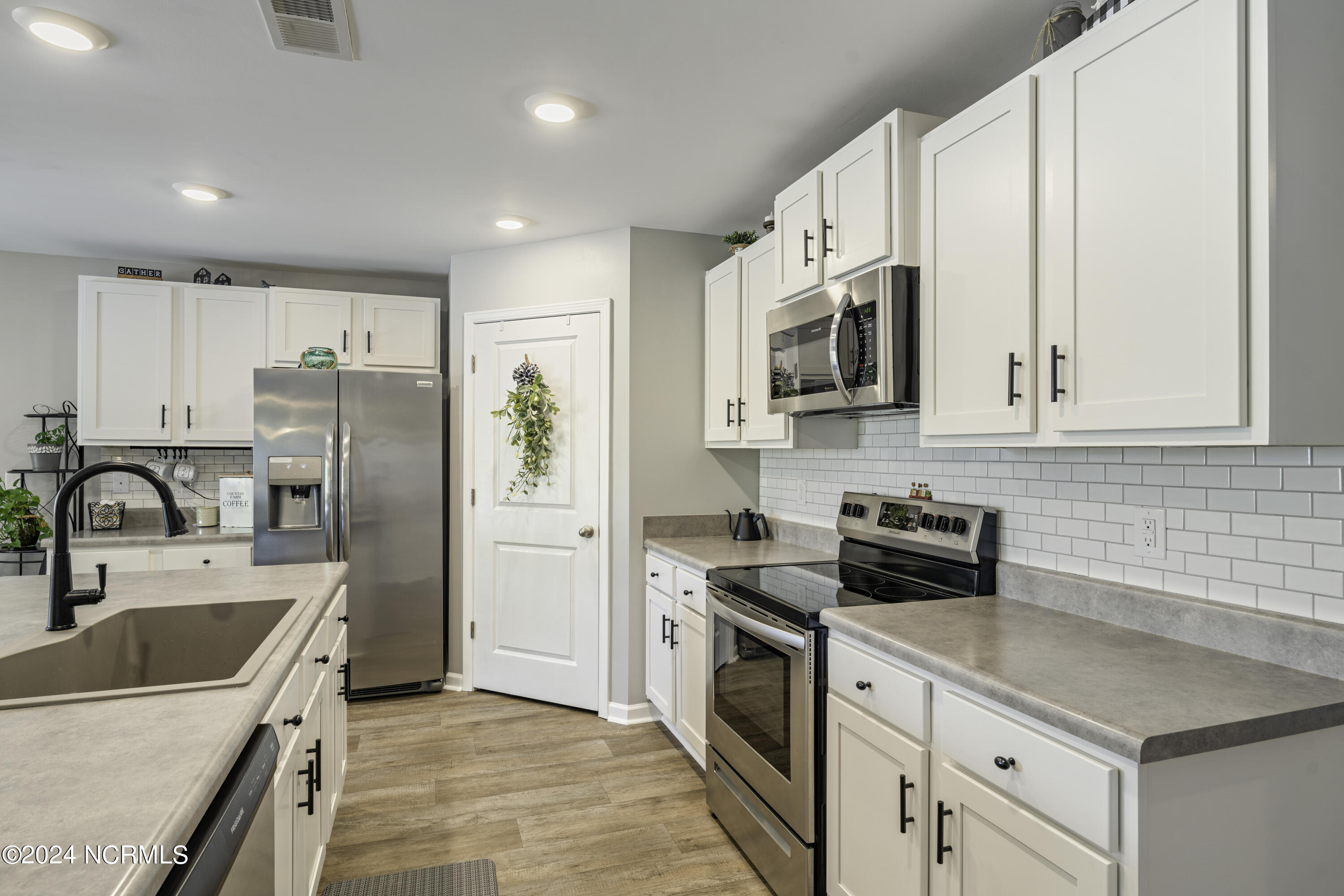 8102 Thatcher Lane NE