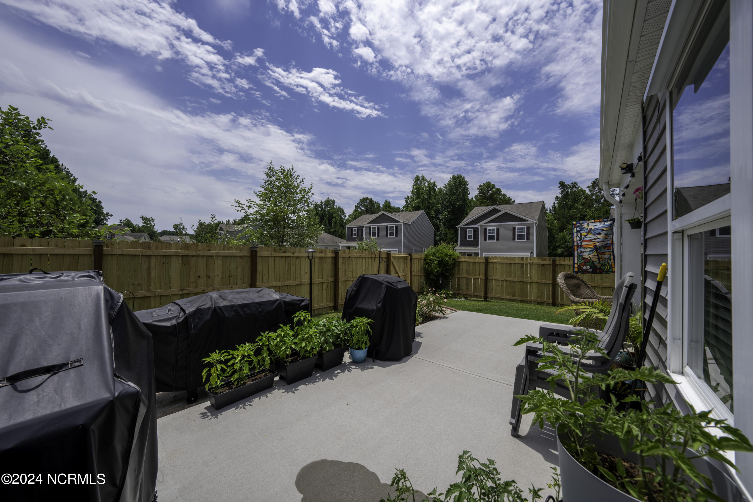 8102 Thatcher Lane NE