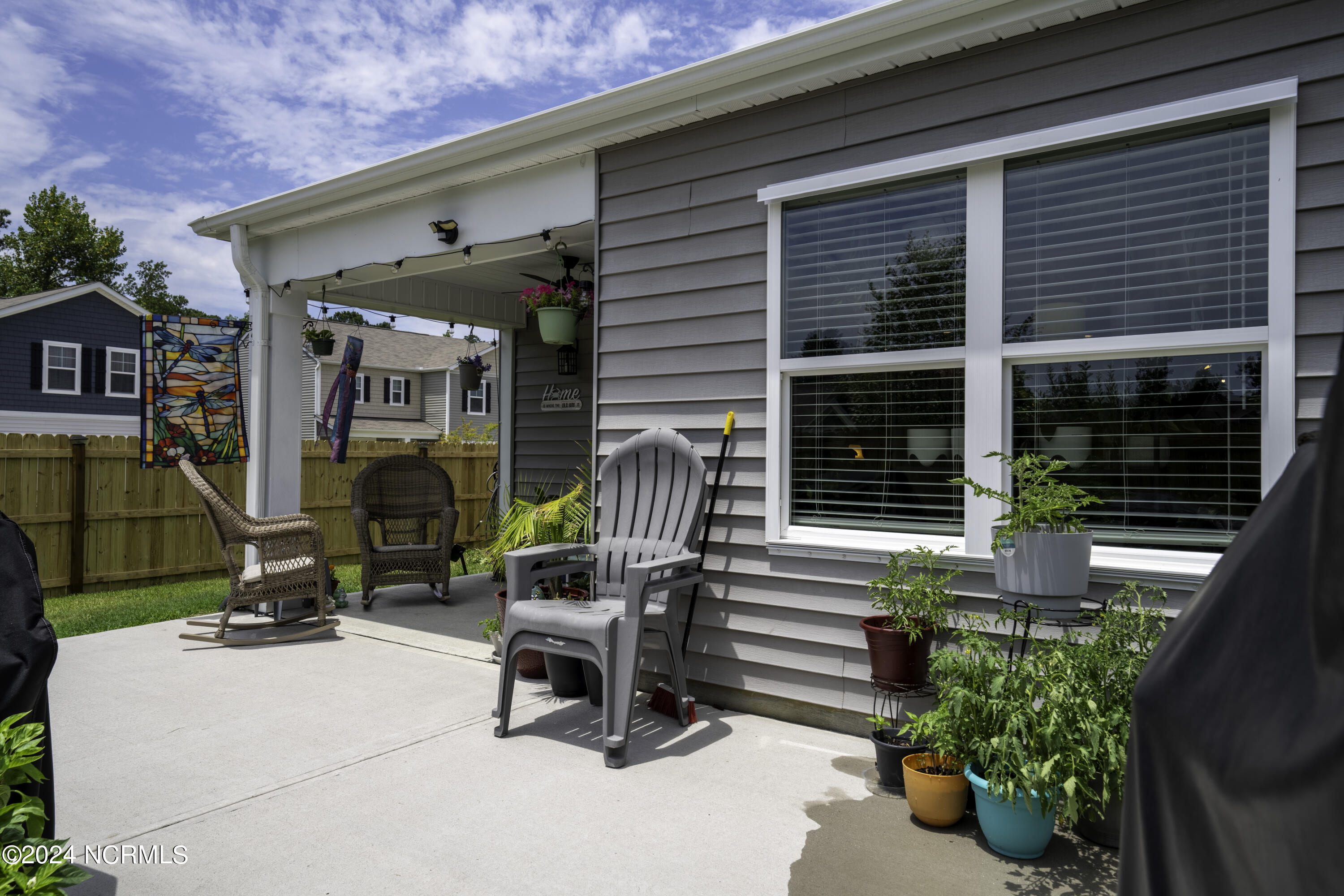 8102 Thatcher Lane NE