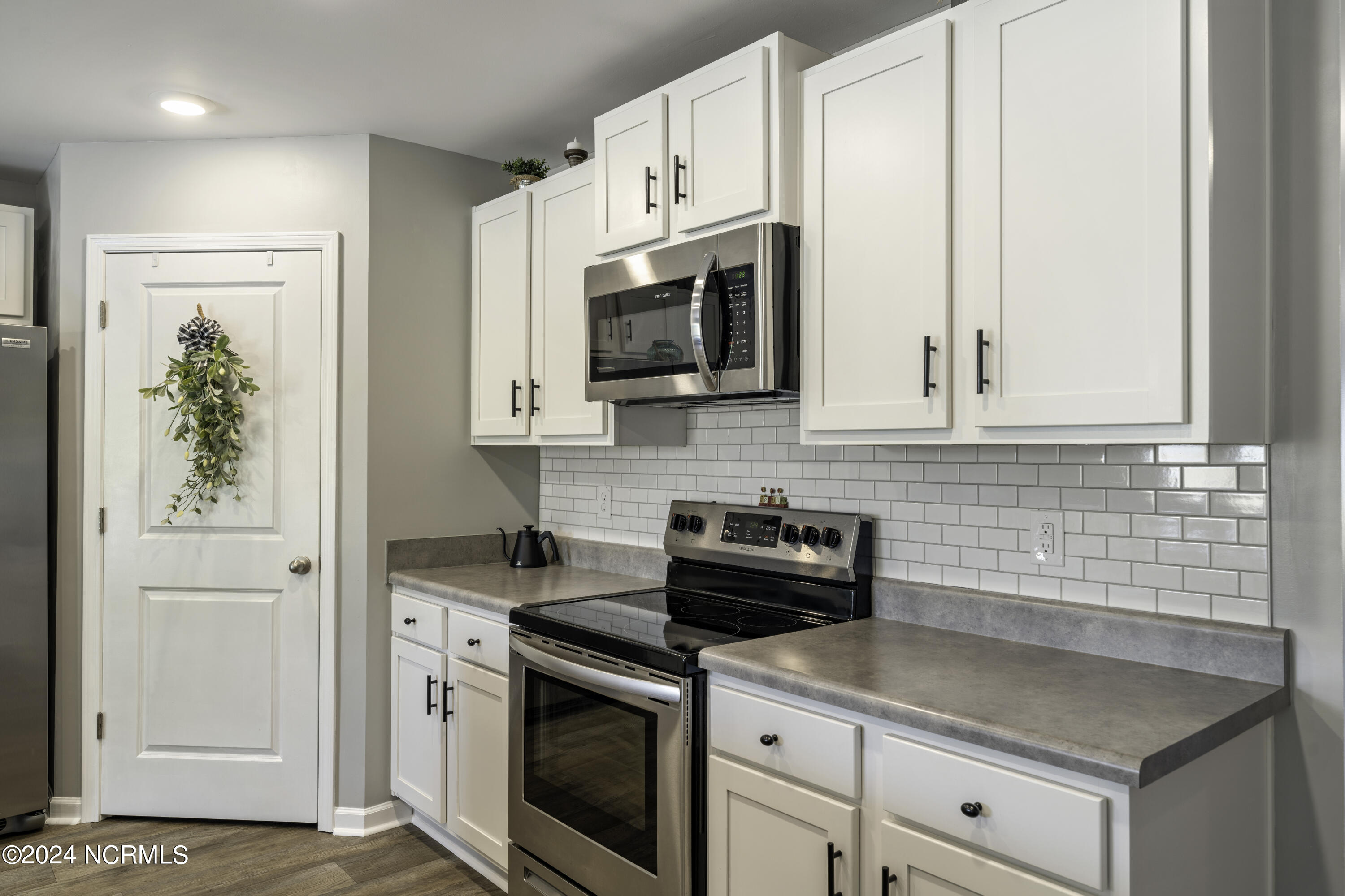 8102 Thatcher Lane NE