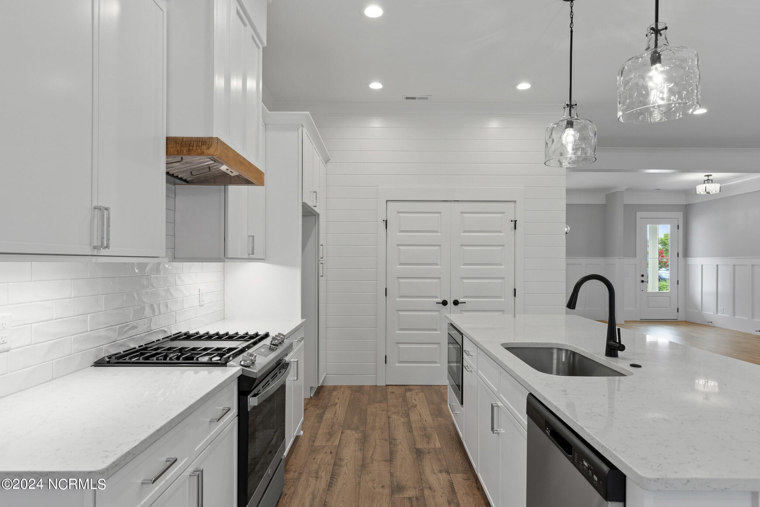 6103 Turtlewood Drive