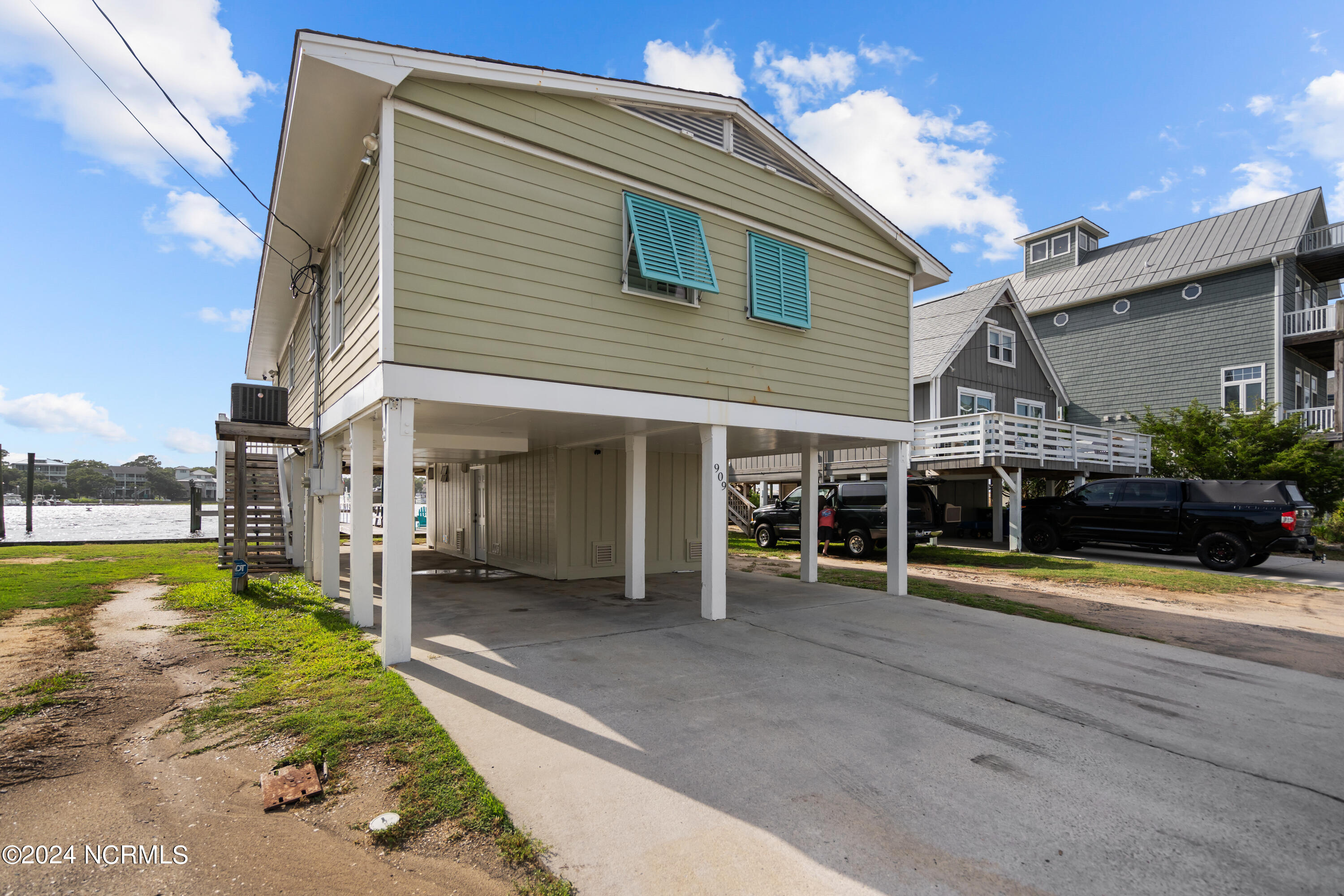909 Canal Drive