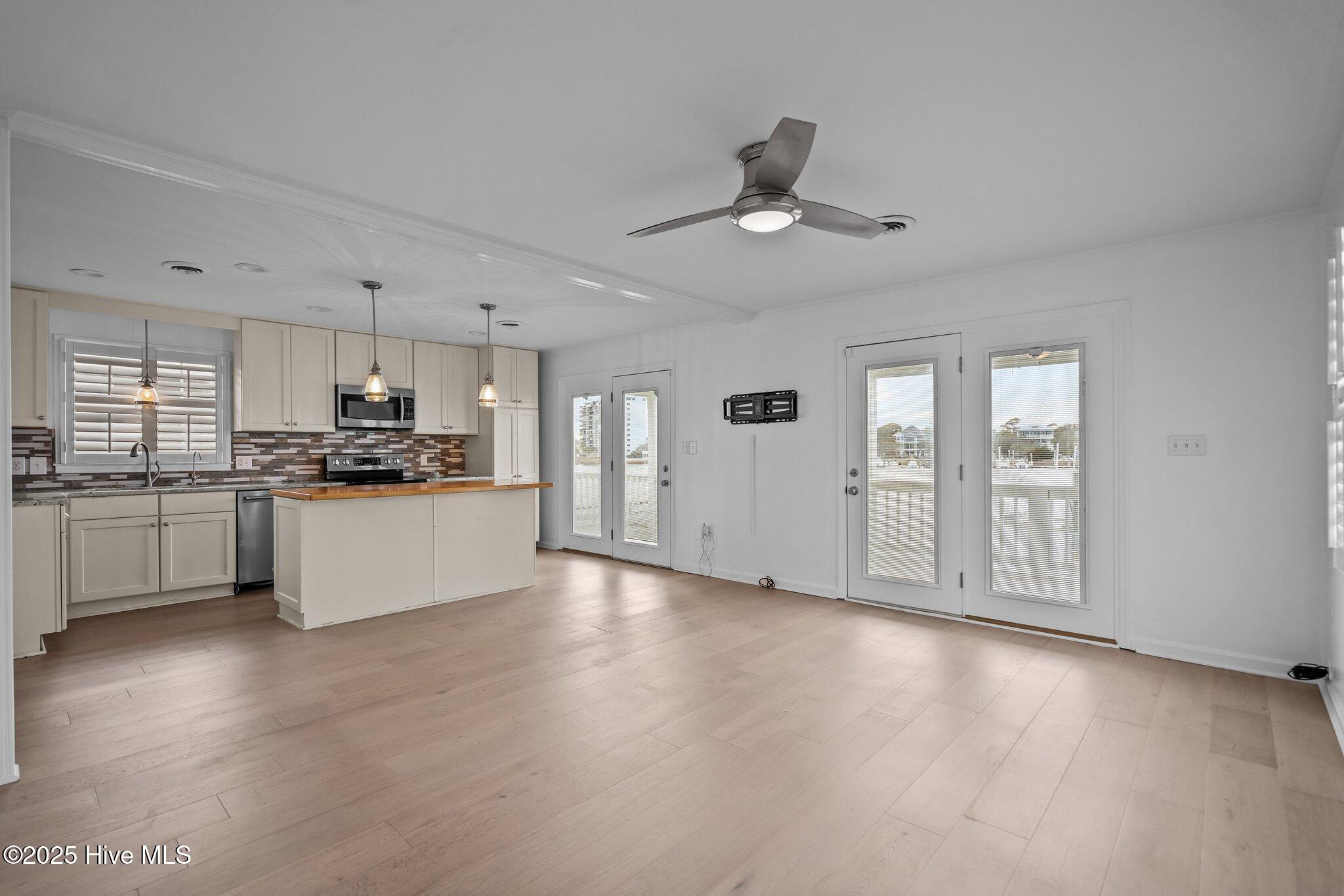 909 Canal Drive