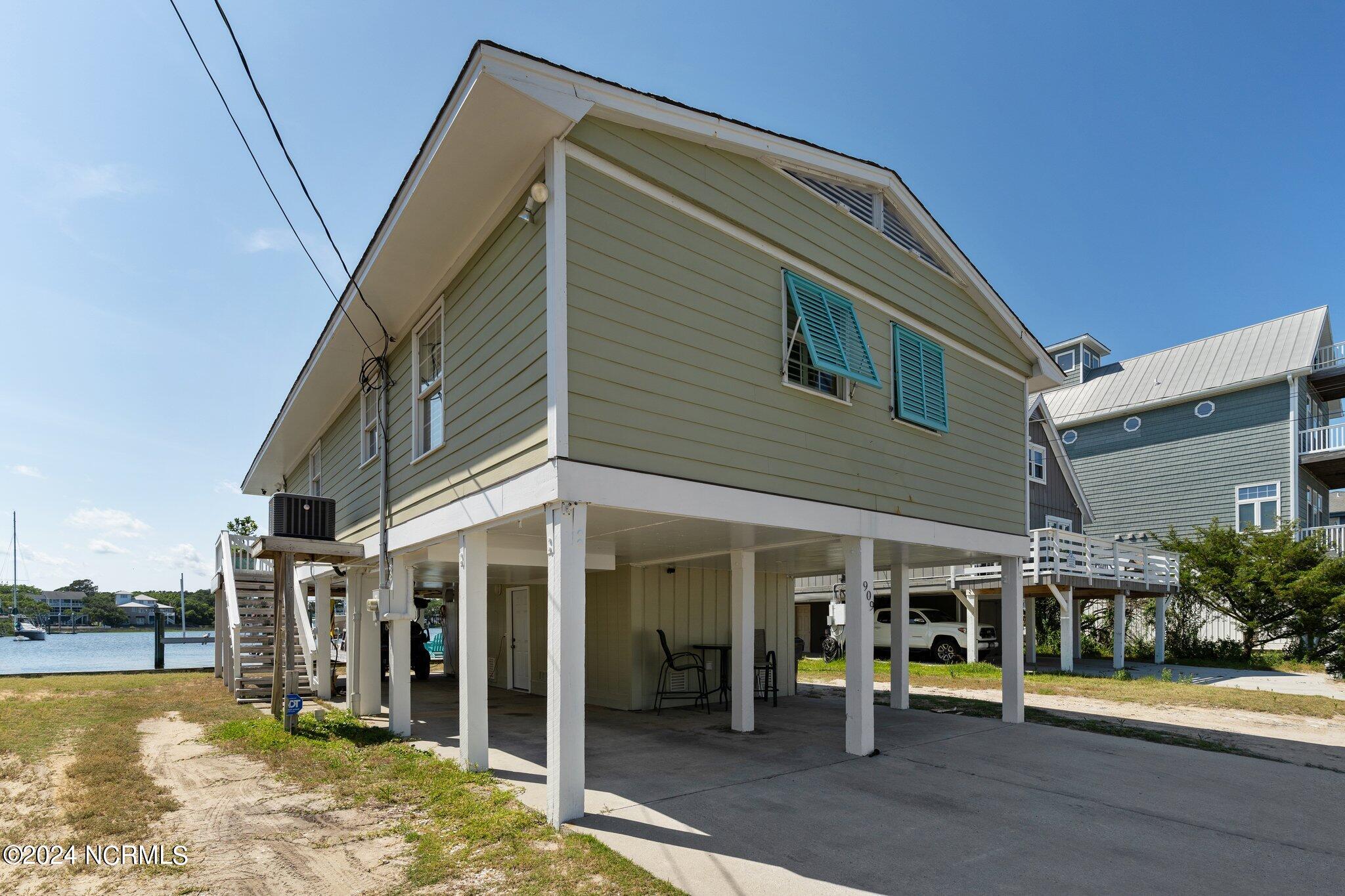 909 Canal Drive