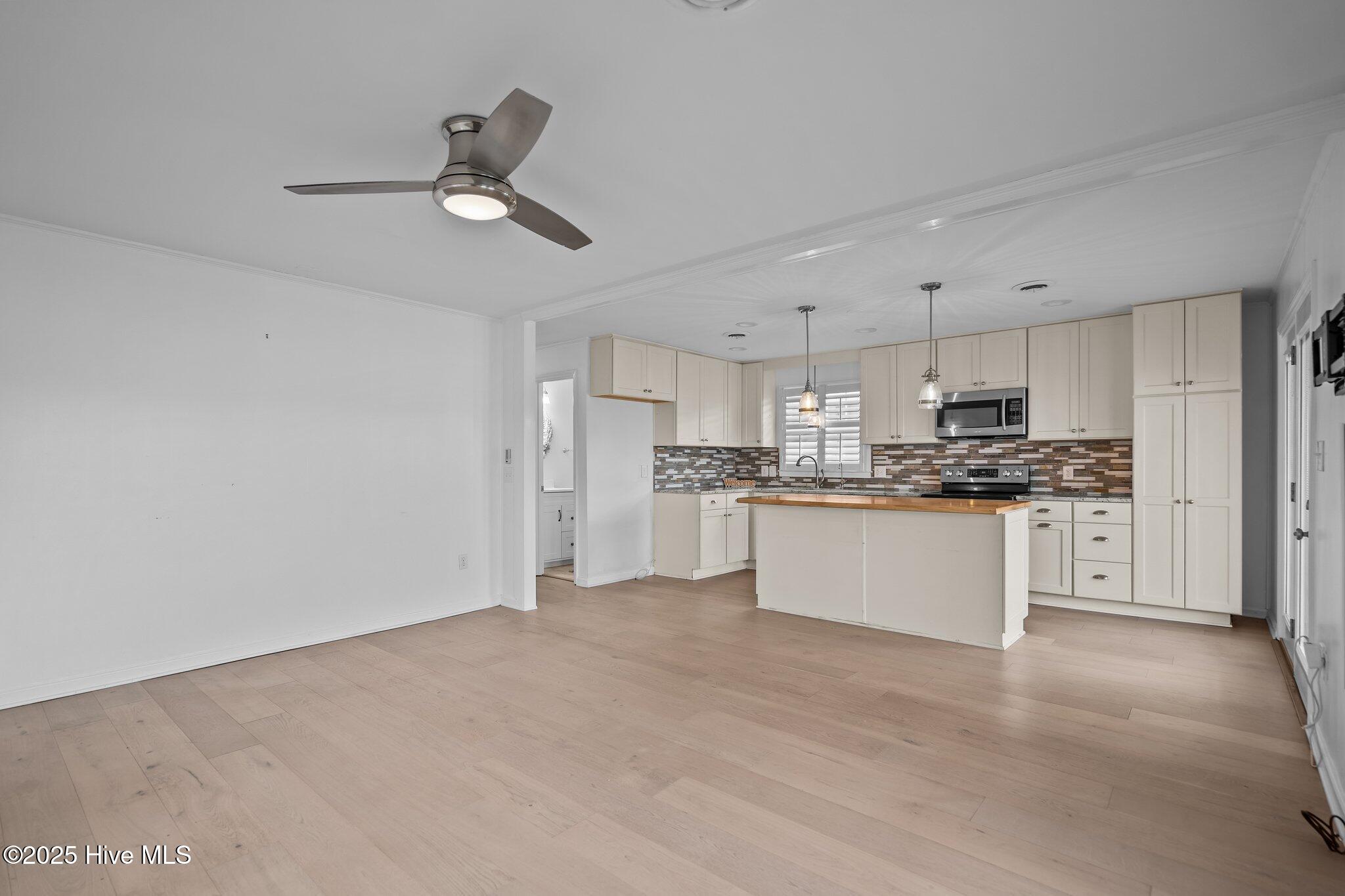 909 Canal Drive