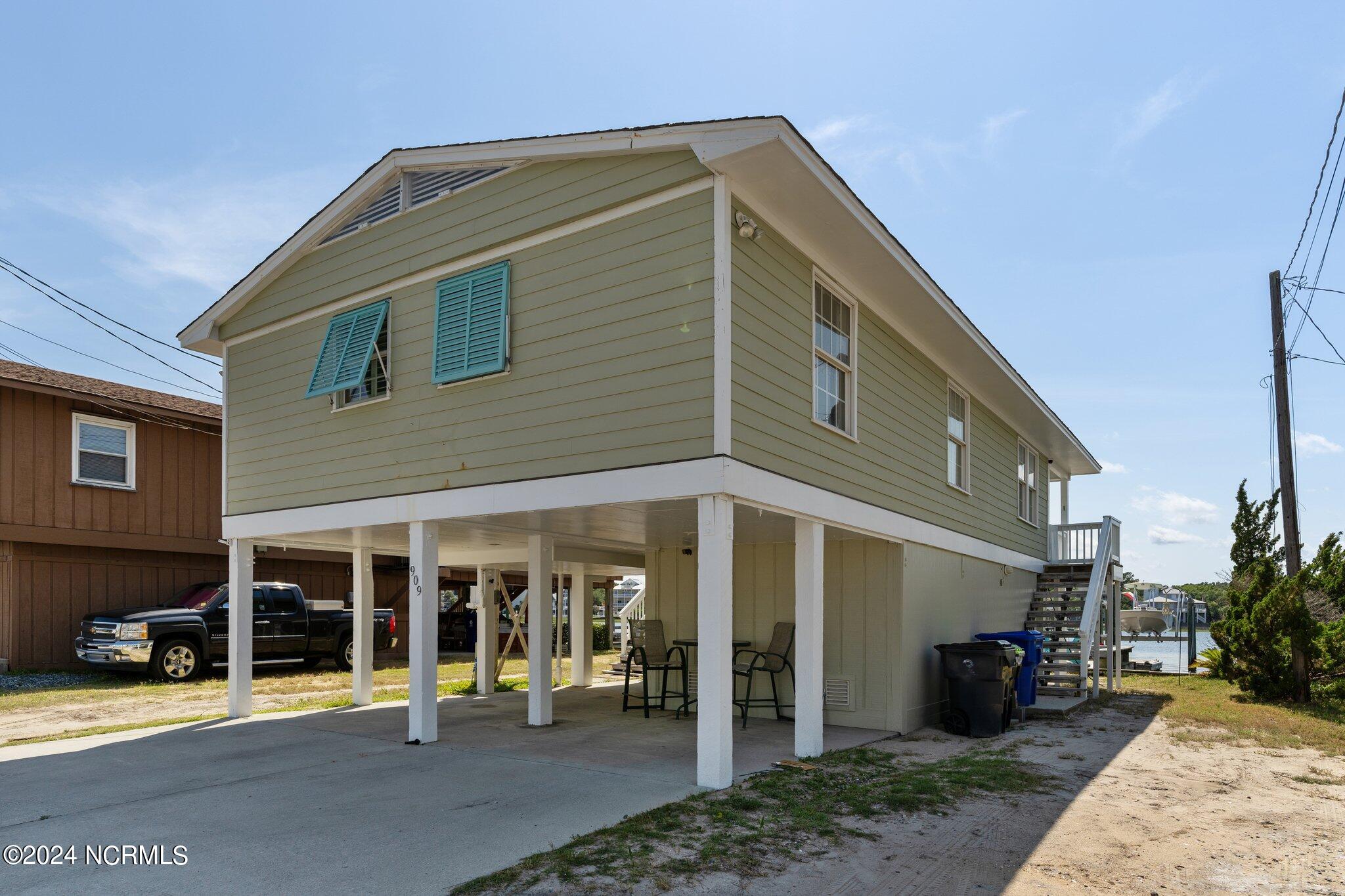 909 Canal Drive