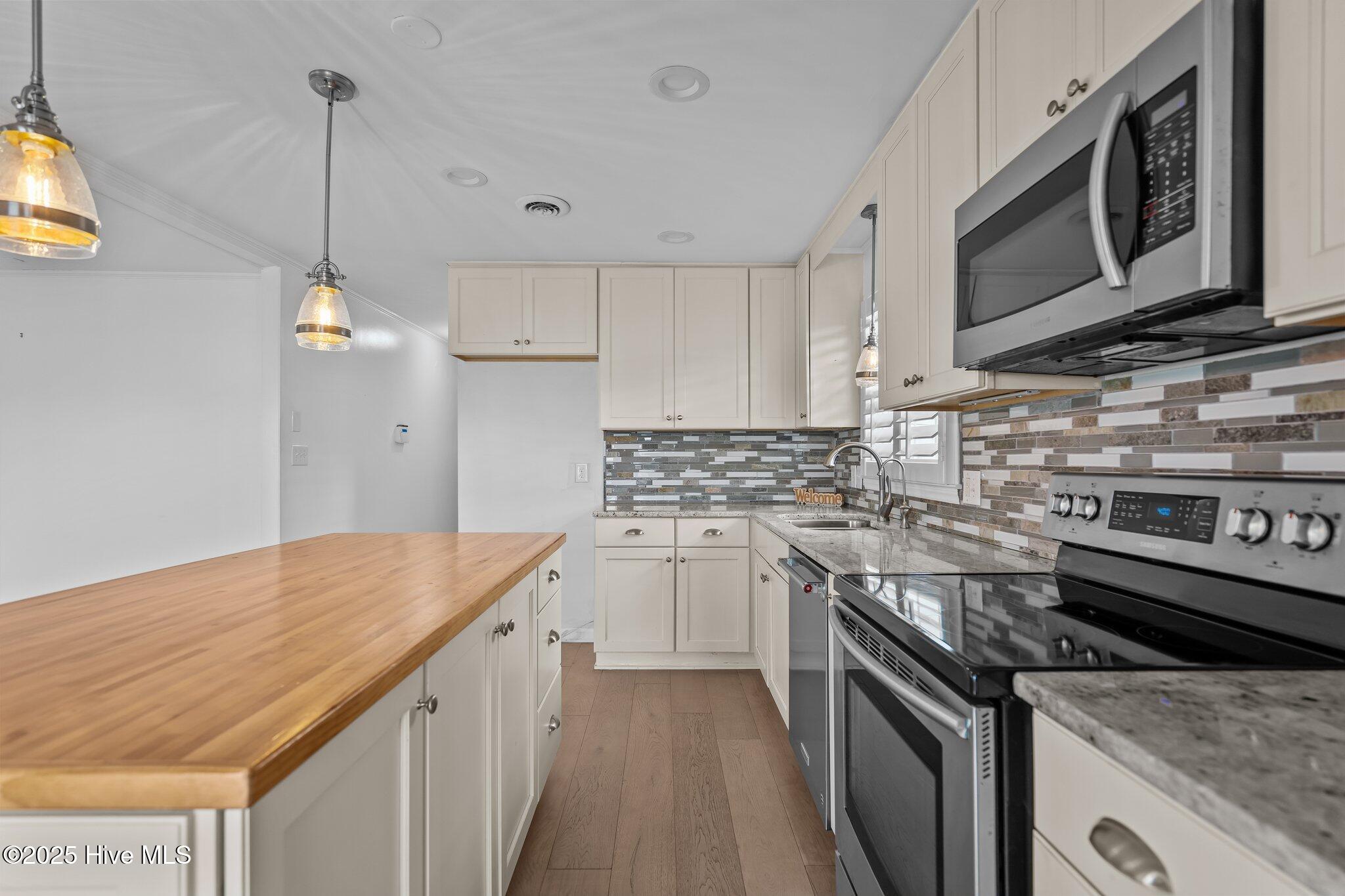 909 Canal Drive