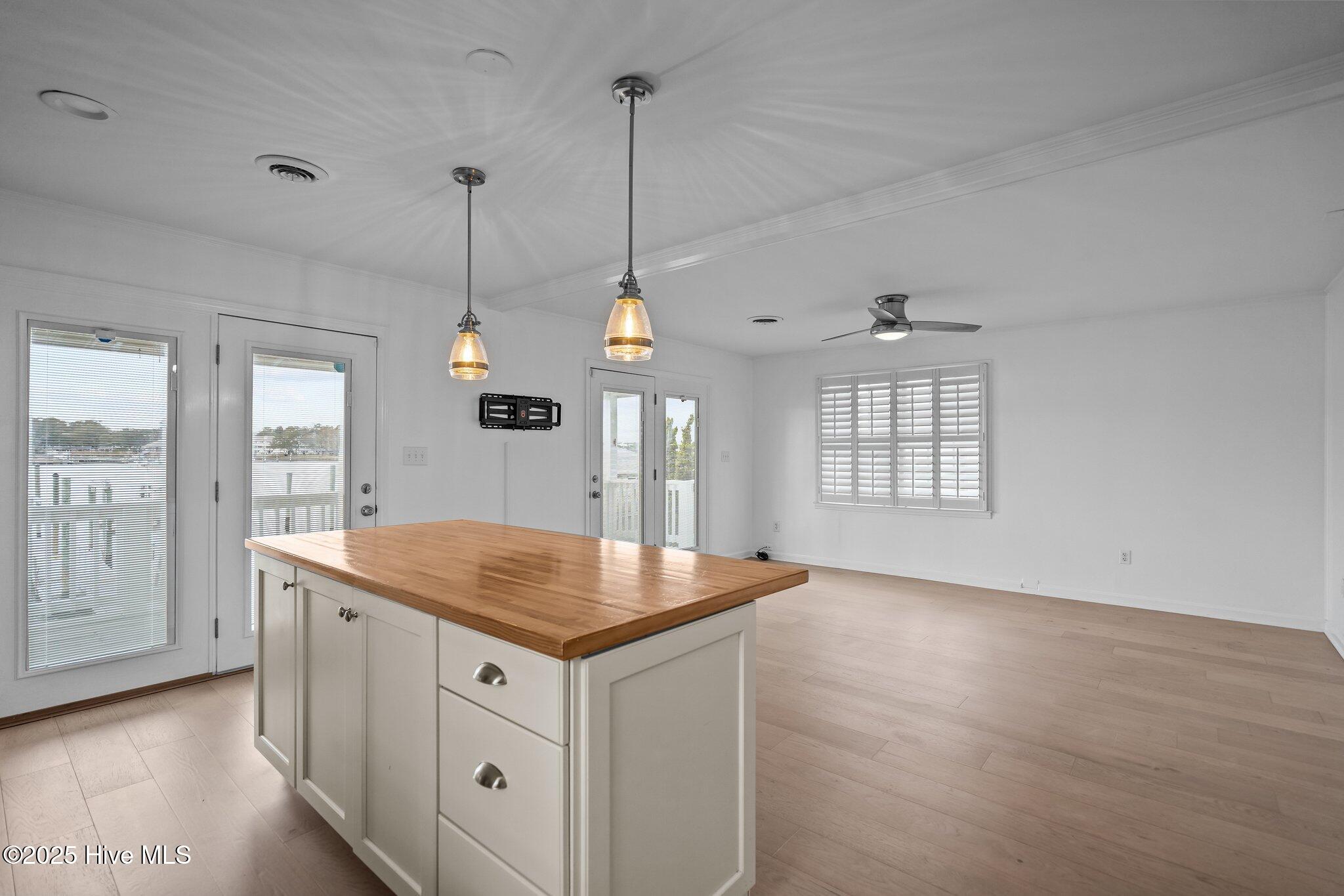 909 Canal Drive