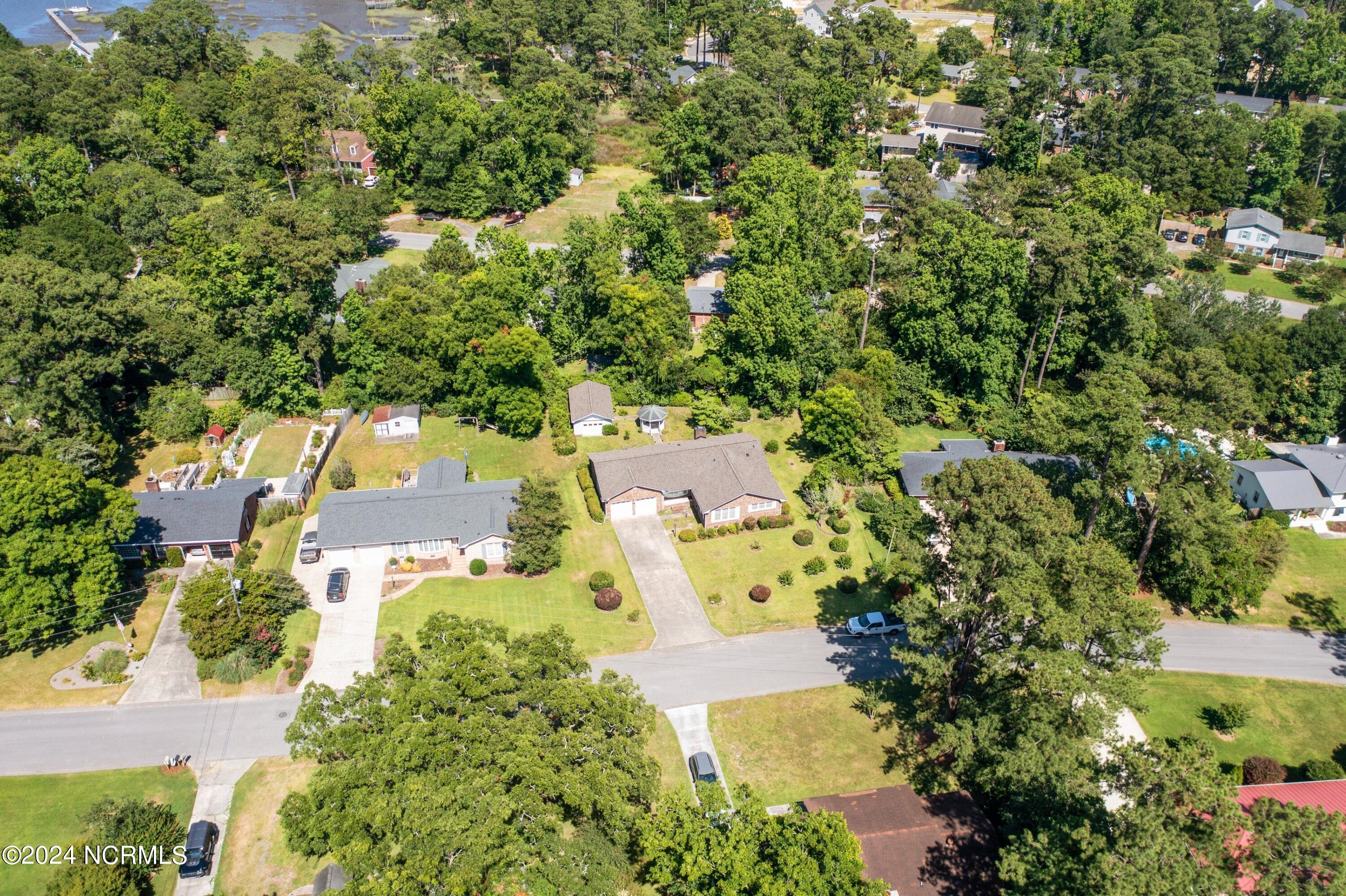 214 W Blackbeard Road