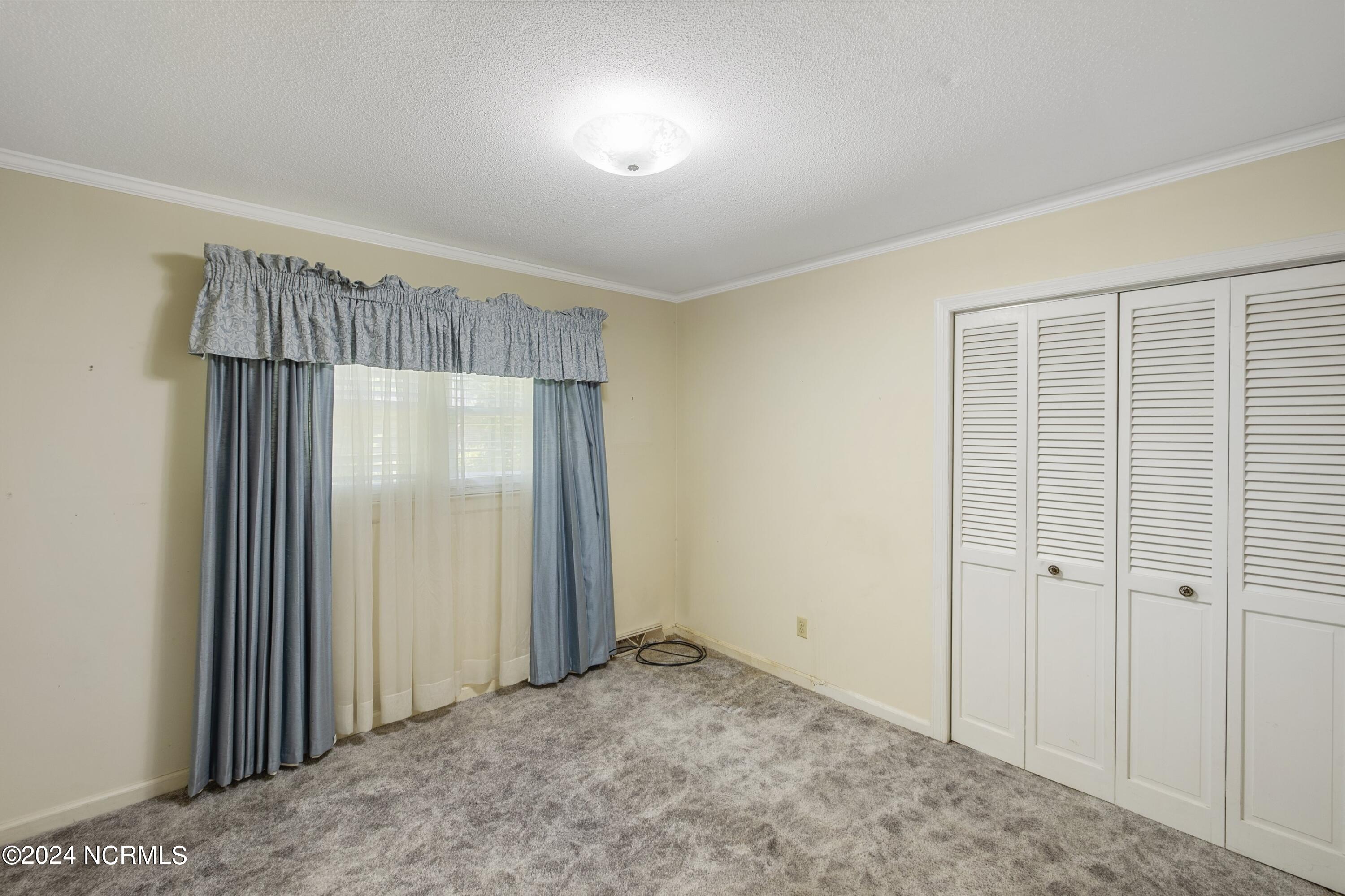 214 W Blackbeard Road