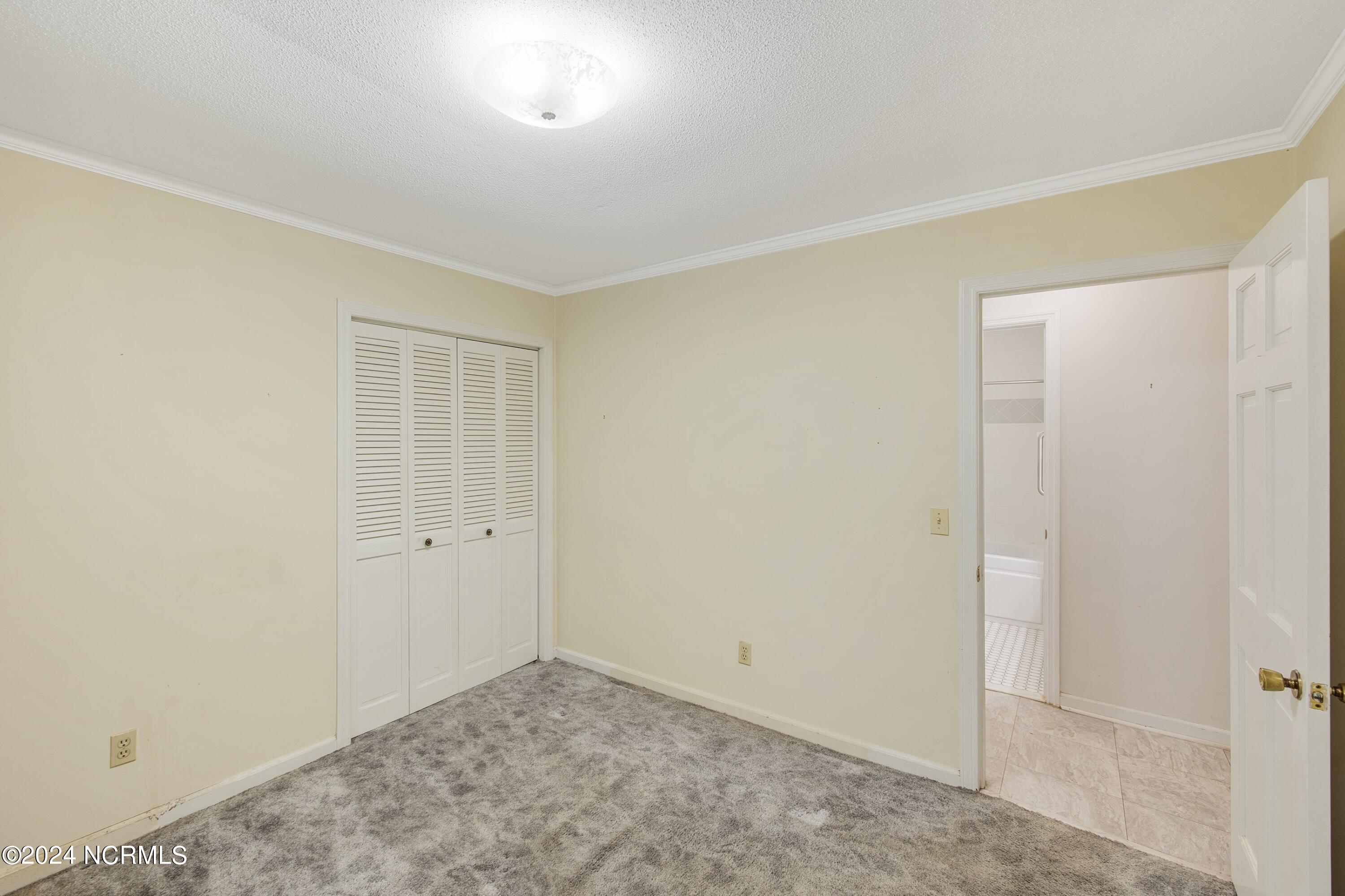 214 W Blackbeard Road