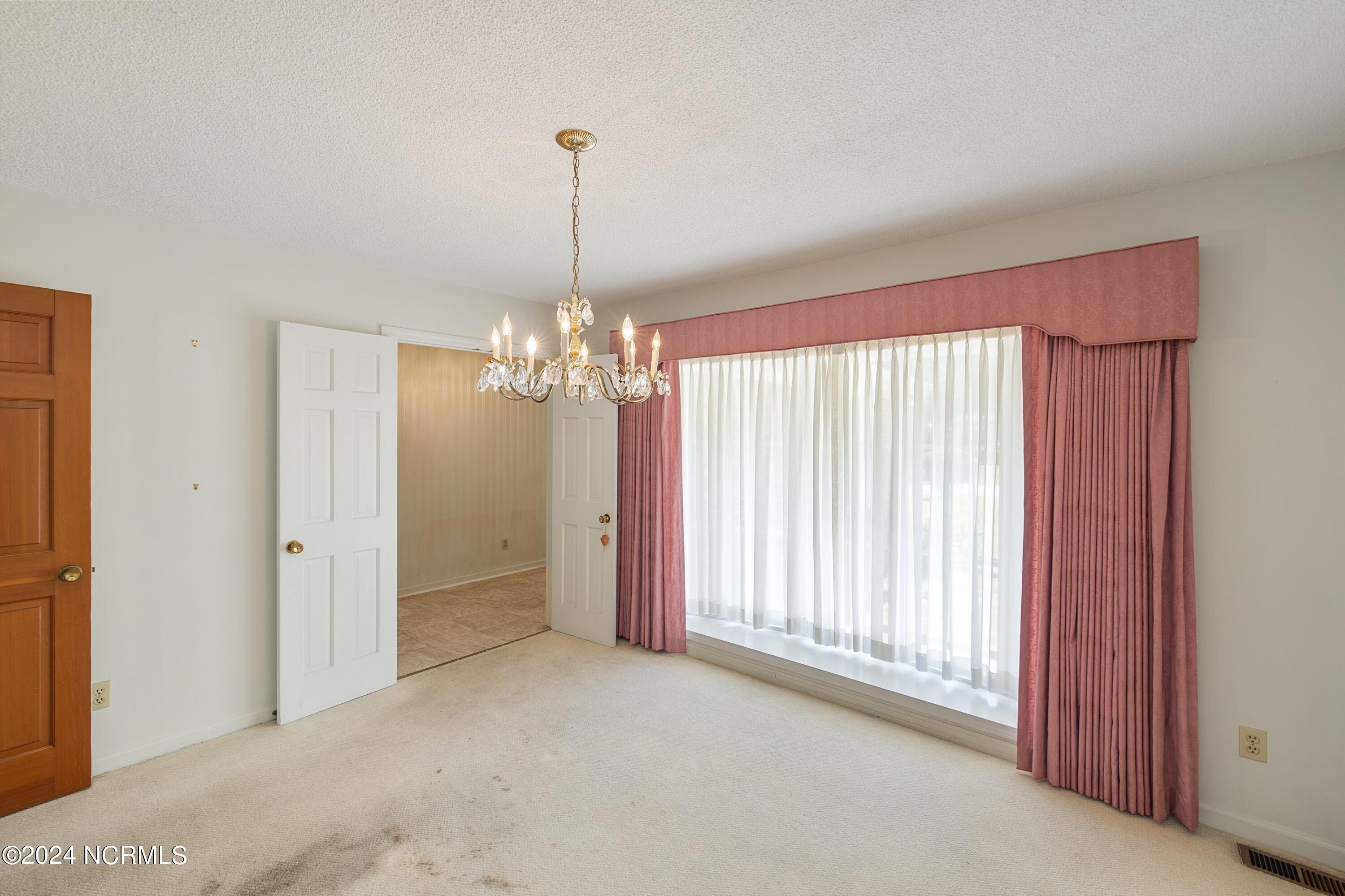 214 W Blackbeard Road