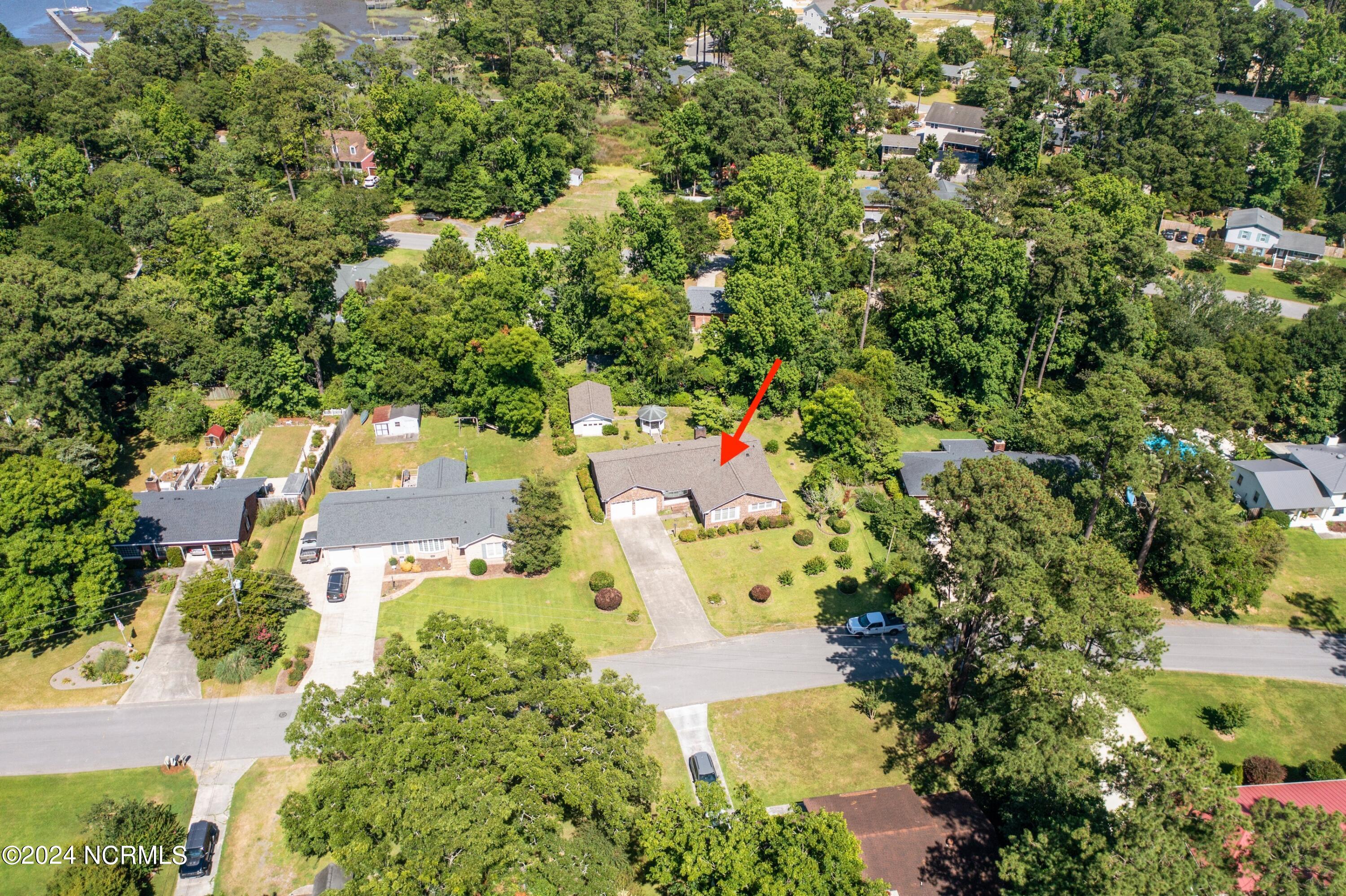 214 W Blackbeard Road