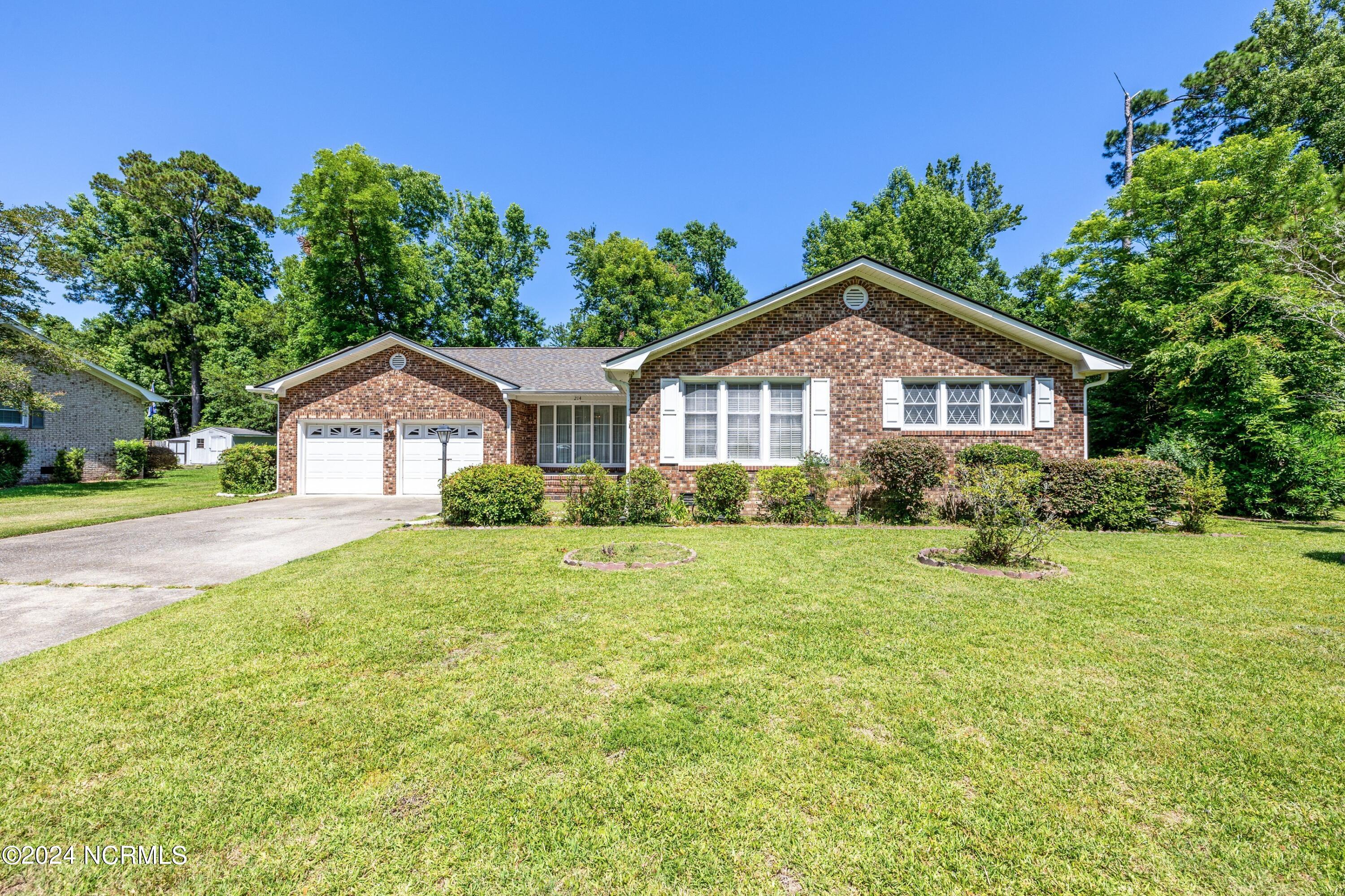 214 W Blackbeard Road