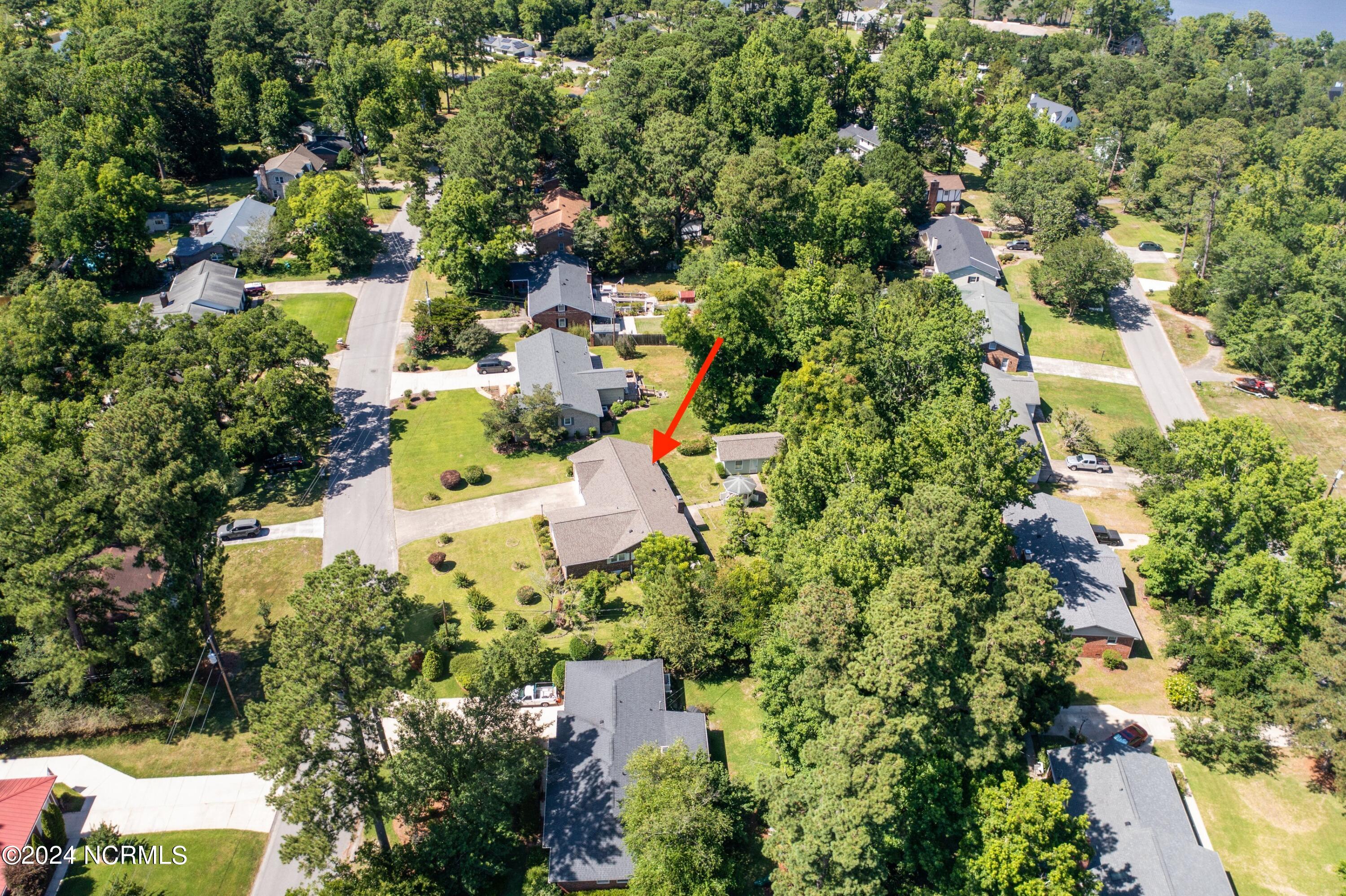 214 W Blackbeard Road