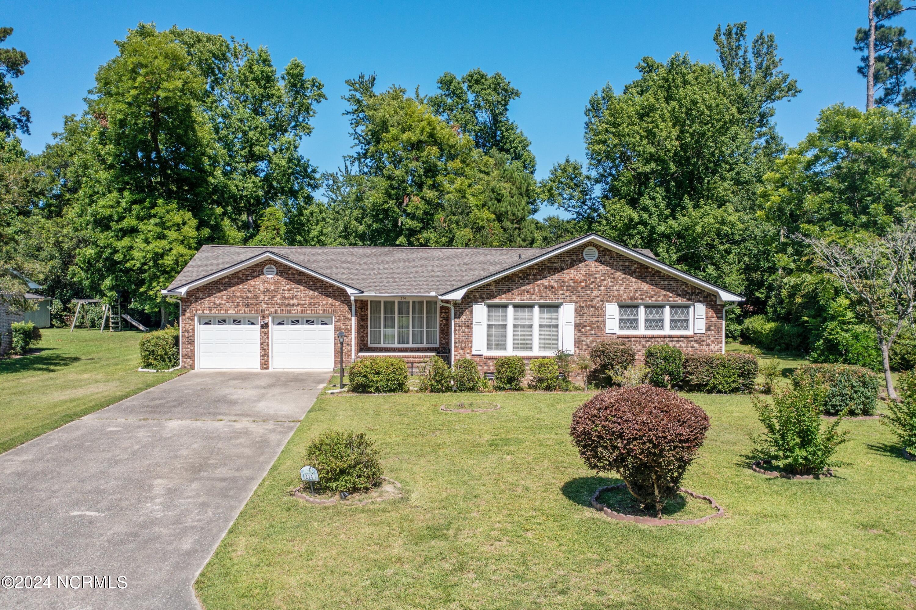 214 W Blackbeard Road