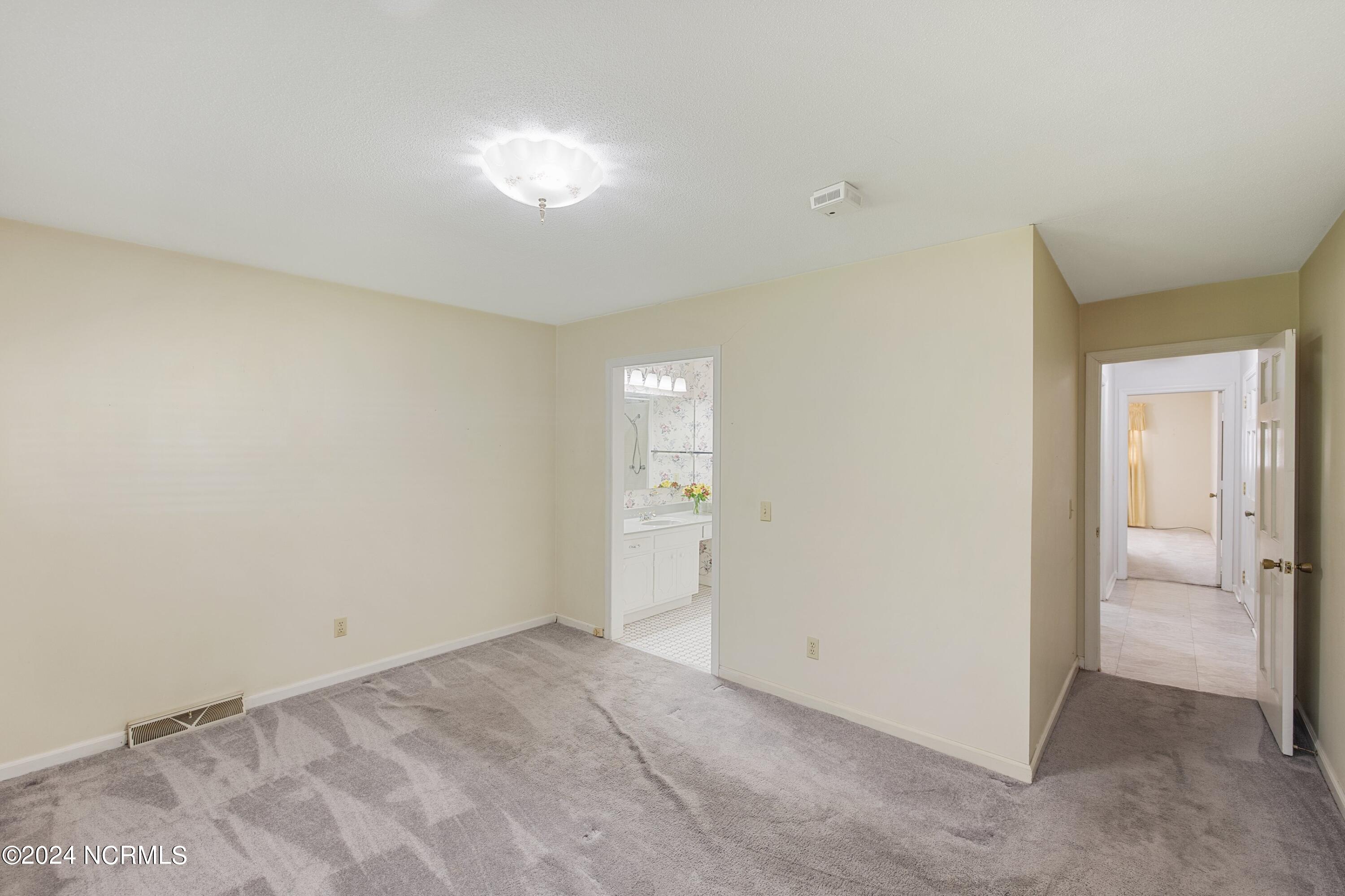 214 W Blackbeard Road