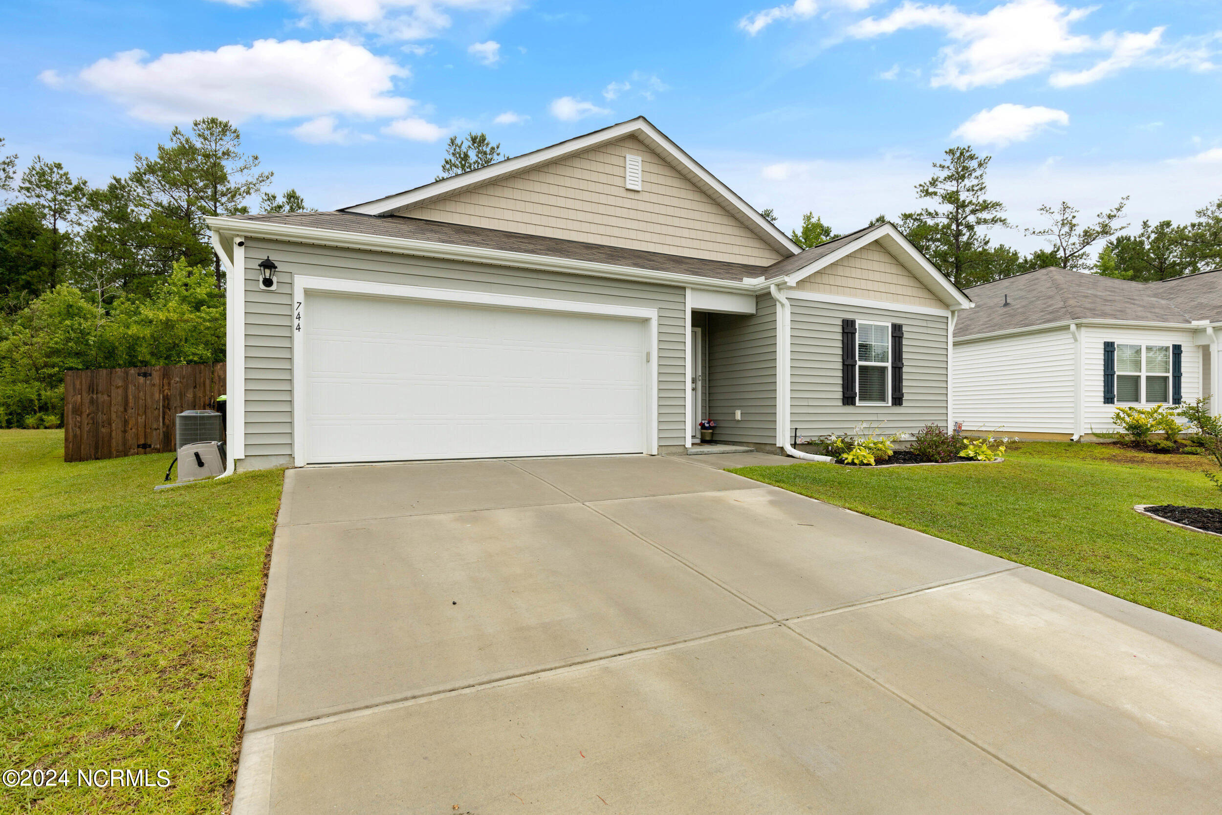 744 Buckeye Road NE
