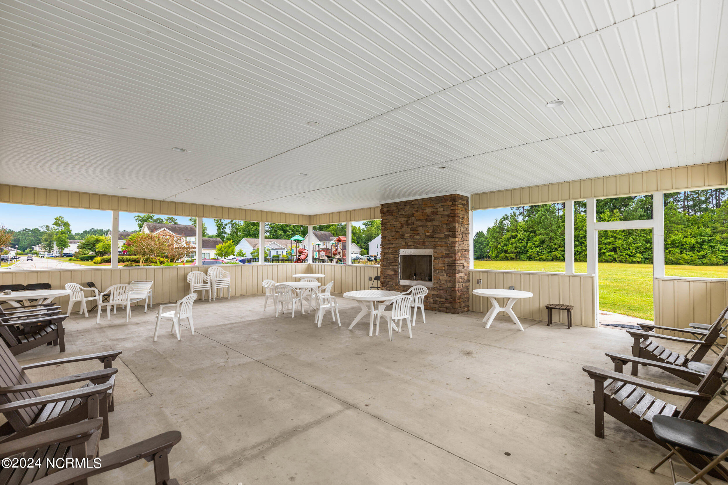 744 Buckeye Road NE